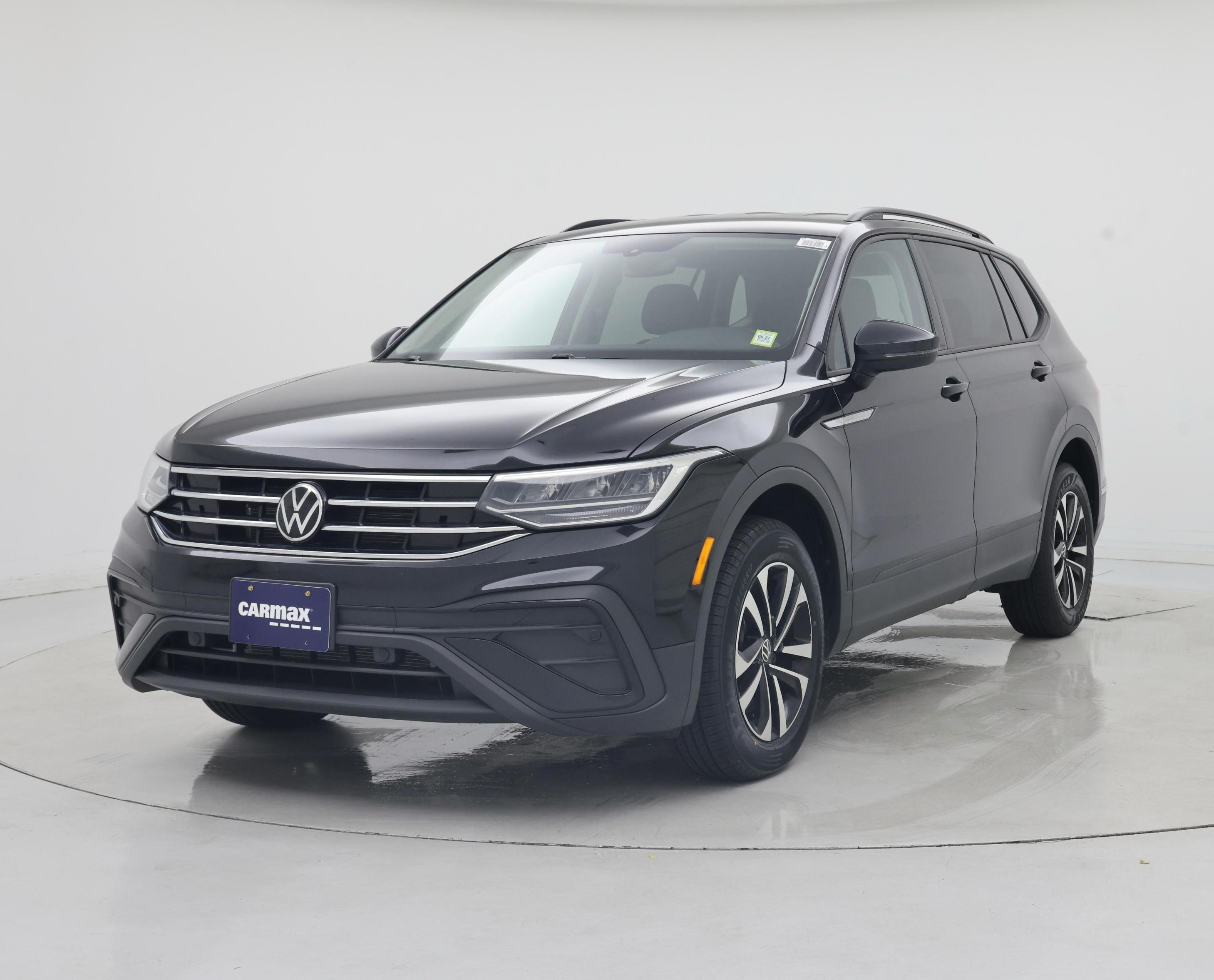 Thumbnail: 2023 Volkswagen Tiguan - 4