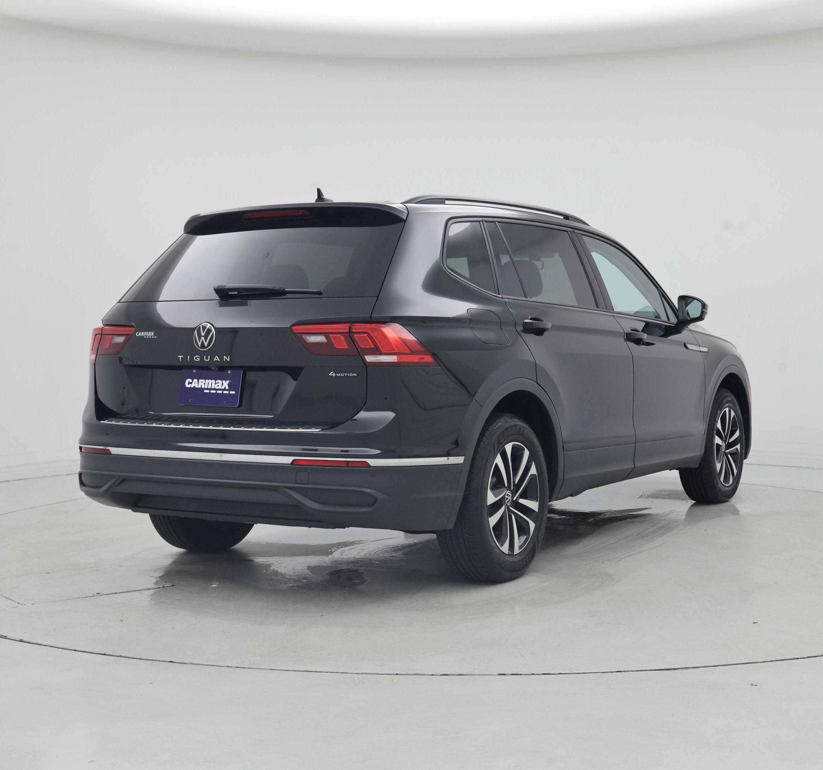 Thumbnail: 2023 Volkswagen Tiguan - 8