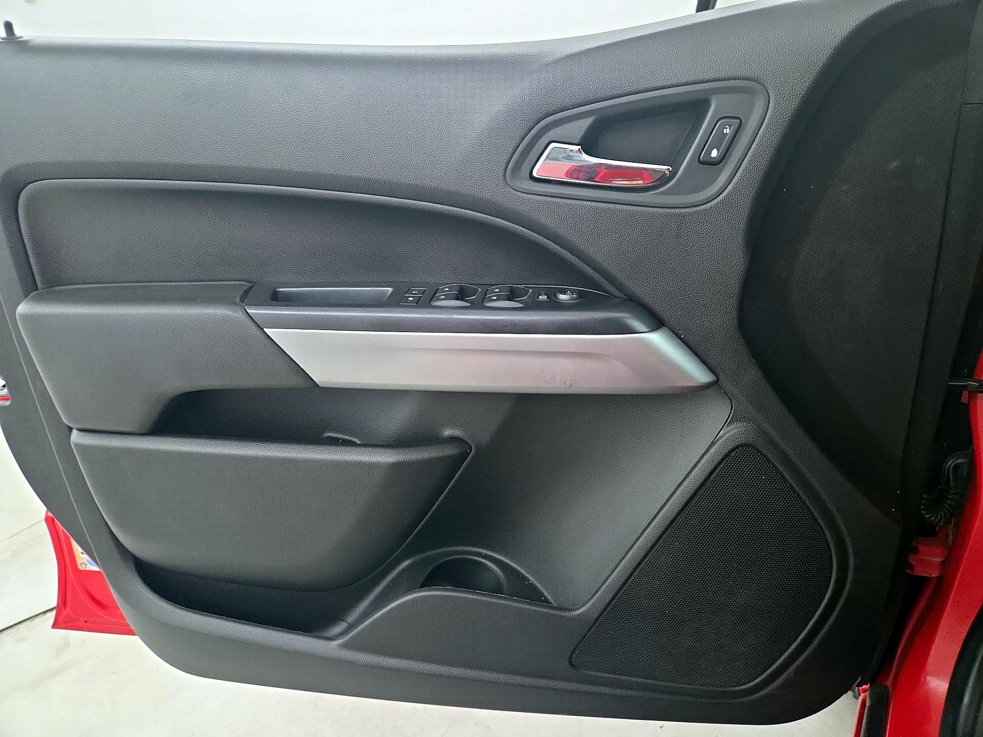 Thumbnail: 2016 Chevrolet Colorado - 12