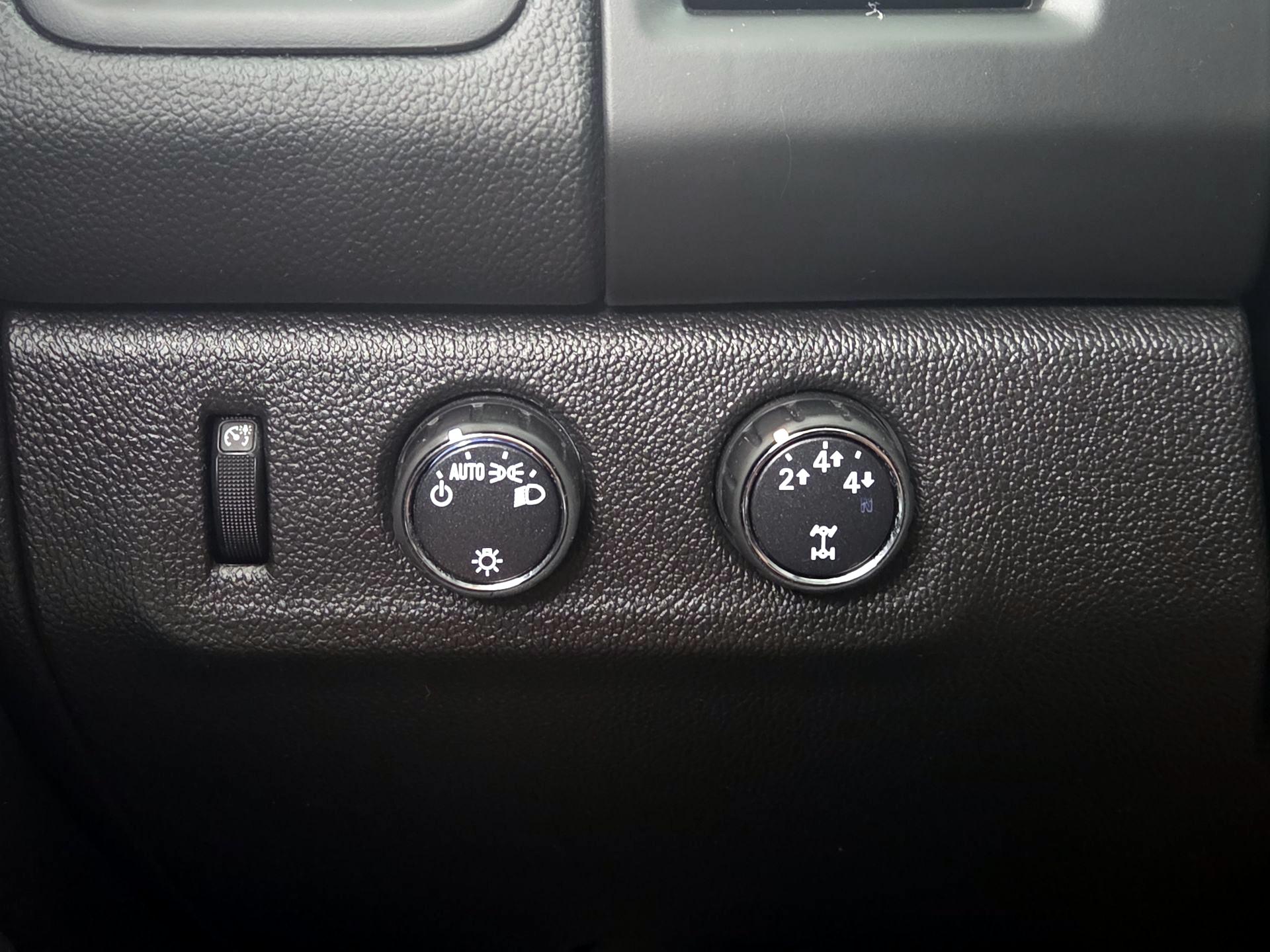 Thumbnail: 2016 Chevrolet Colorado - 13