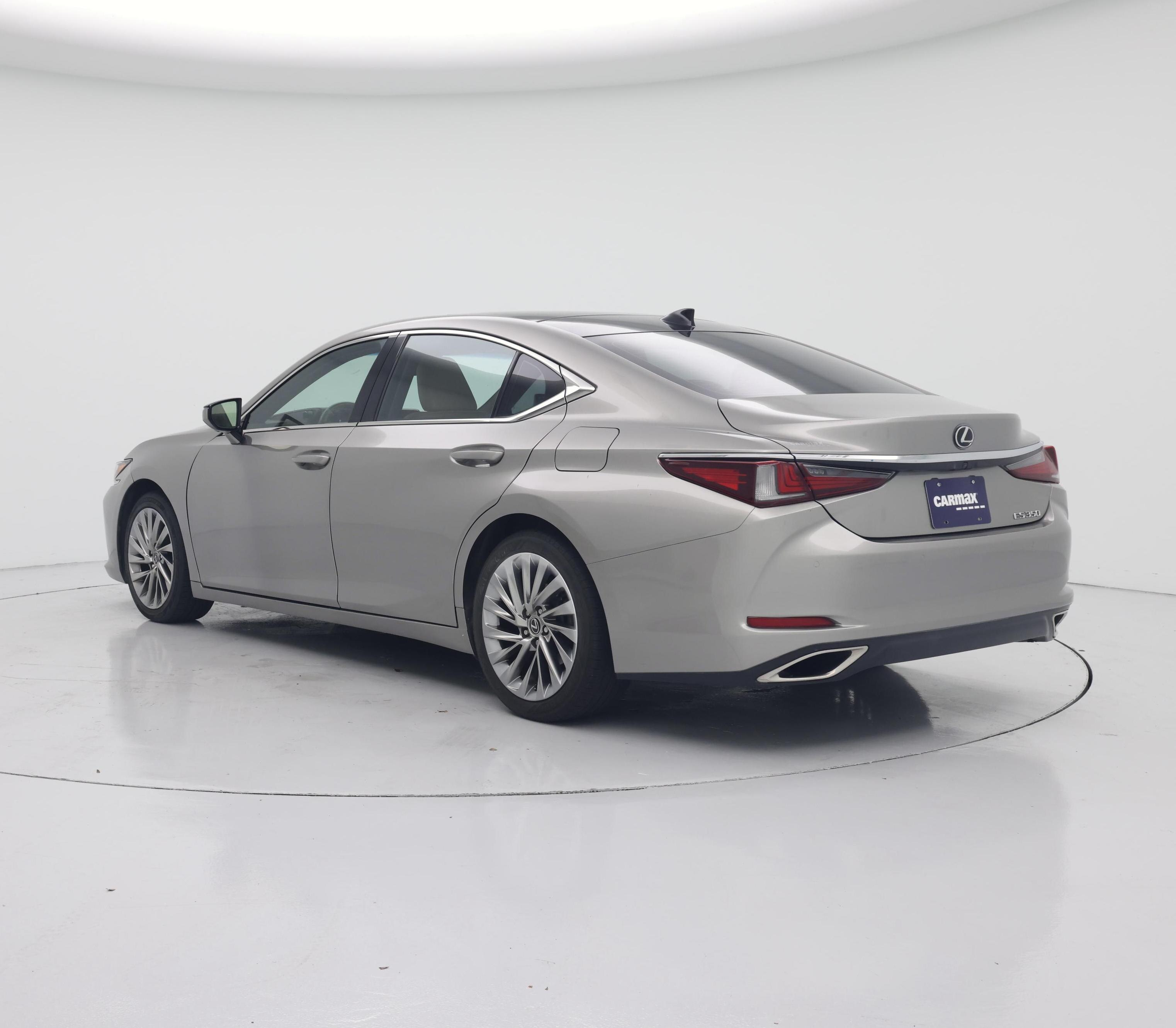 Thumbnail: 2019 Lexus ES - 2