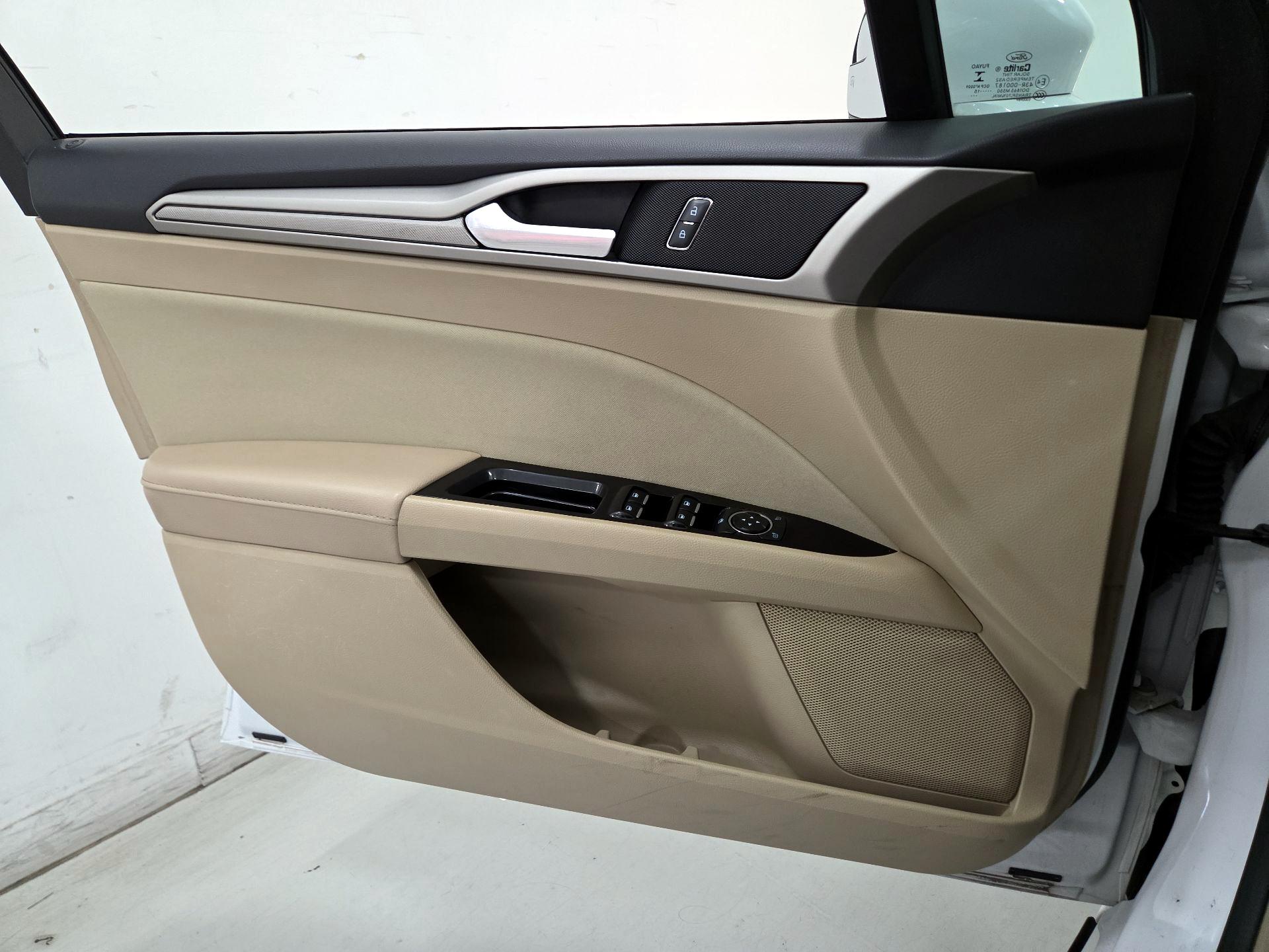 Thumbnail: 2016 Ford Fusion - 12