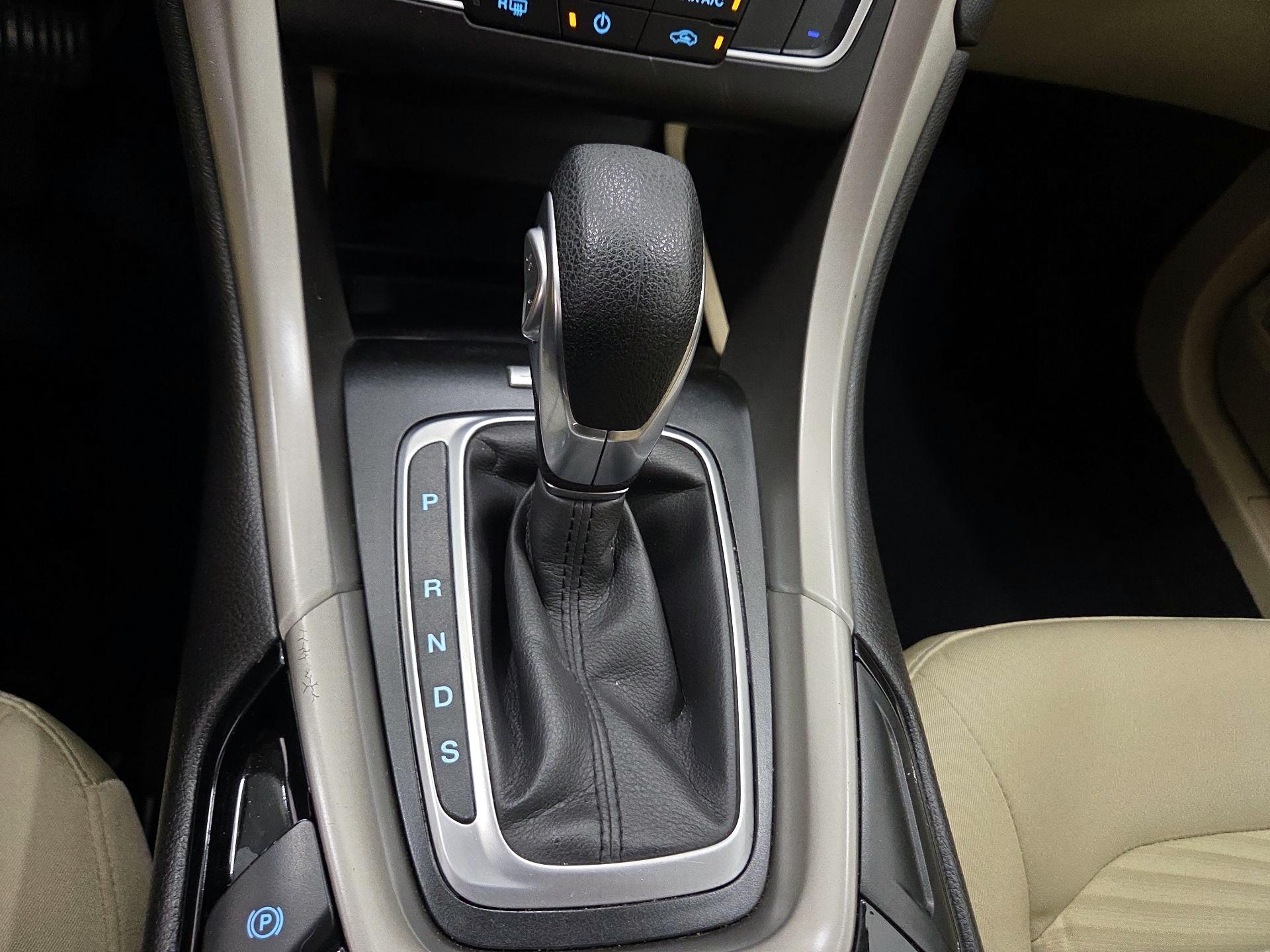 Thumbnail: 2016 Ford Fusion - 17