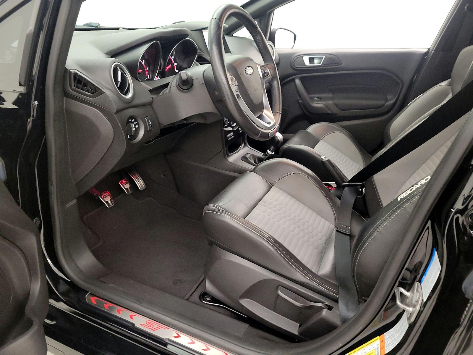 2019 Ford Fiesta ST - Photo 12
