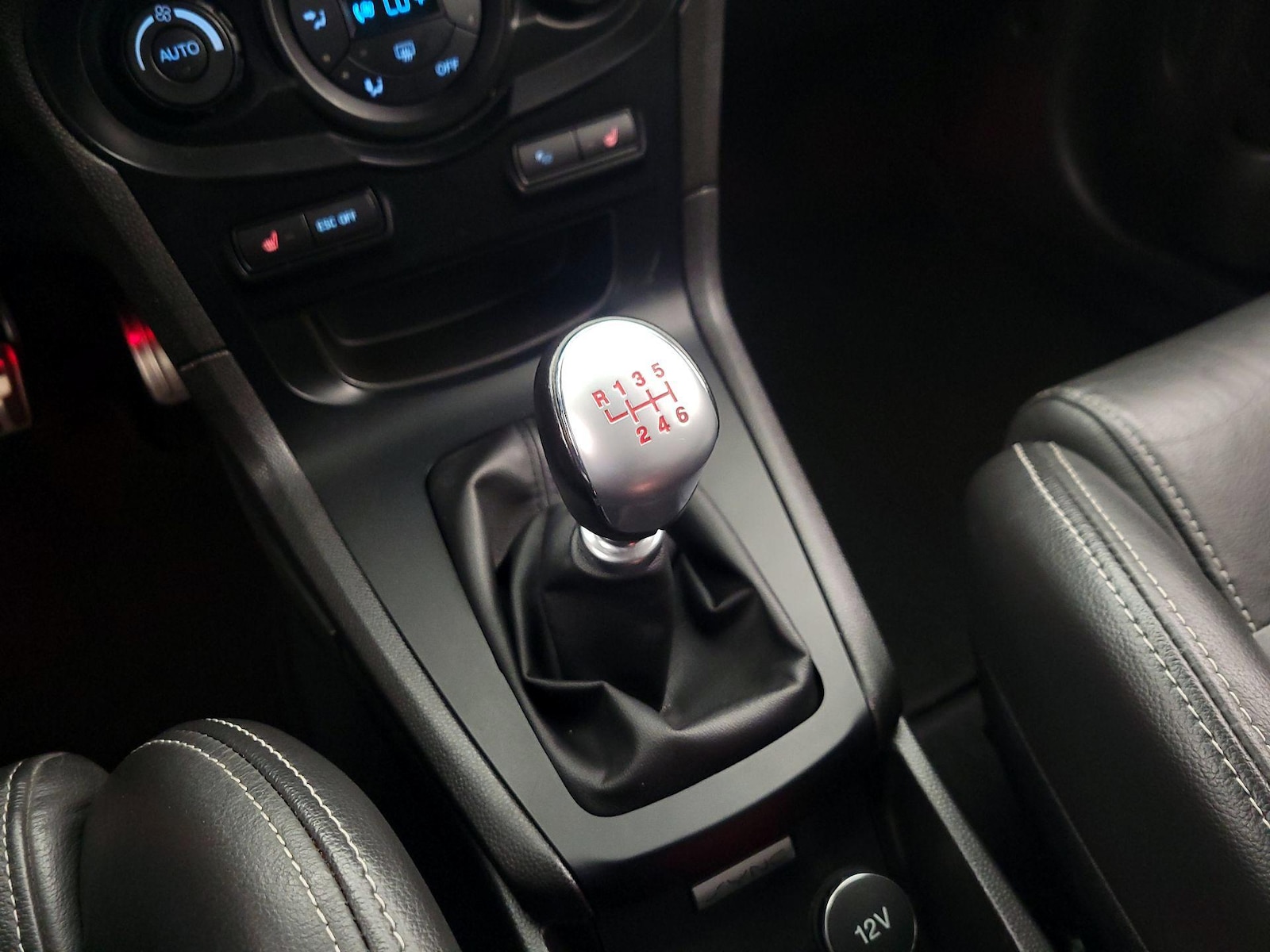 2019 Ford Fiesta ST - Photo 18