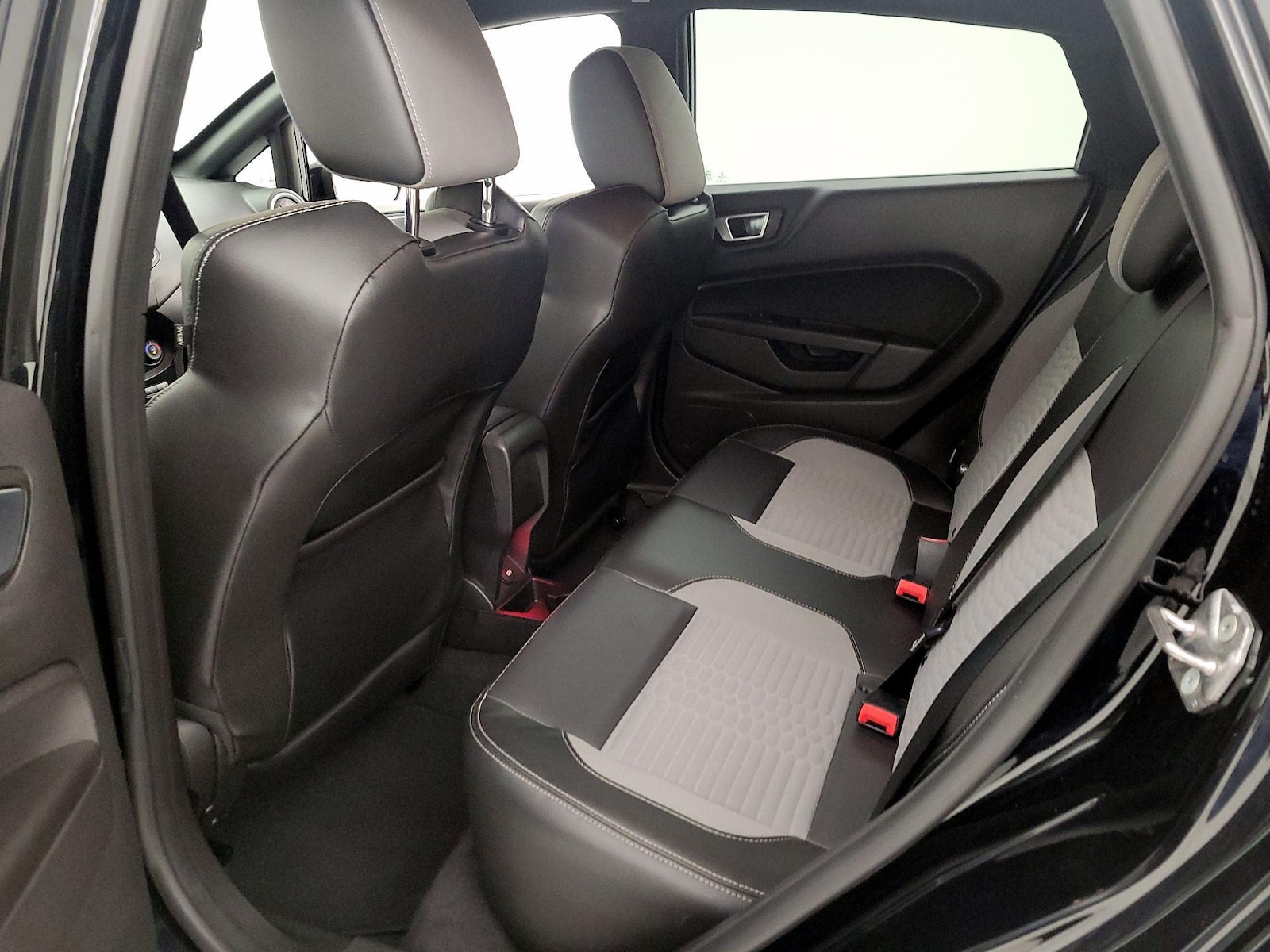 2019 Ford Fiesta ST - Photo 20