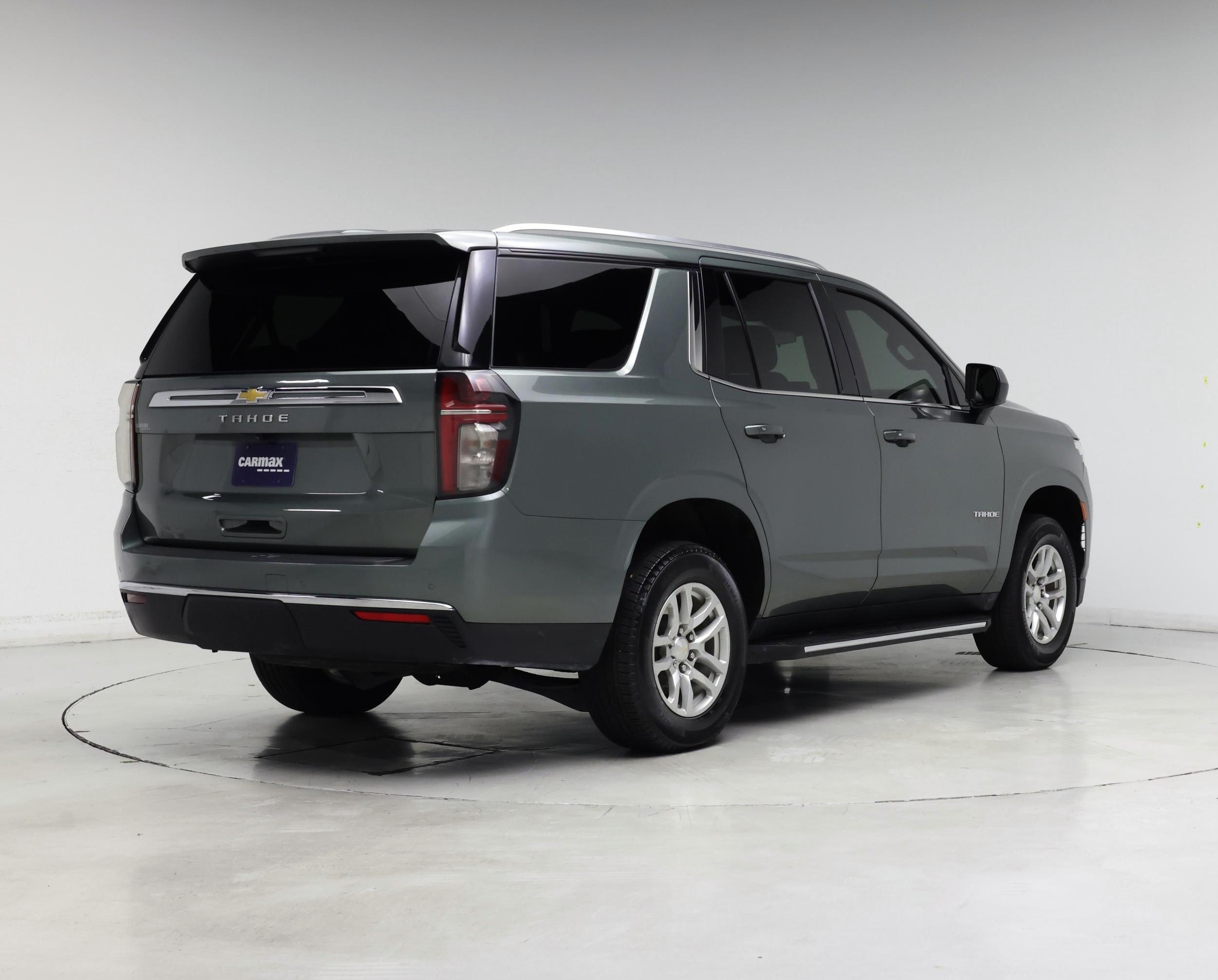Thumbnail: 2023 Chevrolet Tahoe - 8