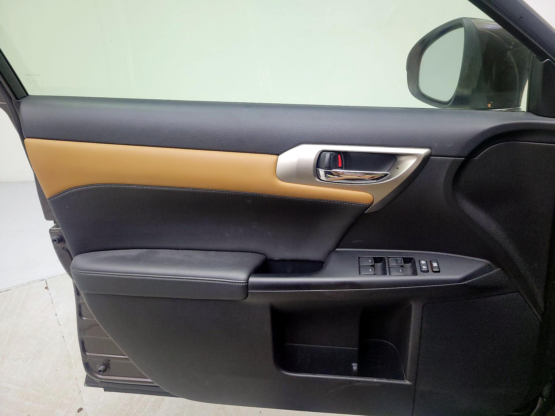 Thumbnail: 2014 Lexus CT - 12