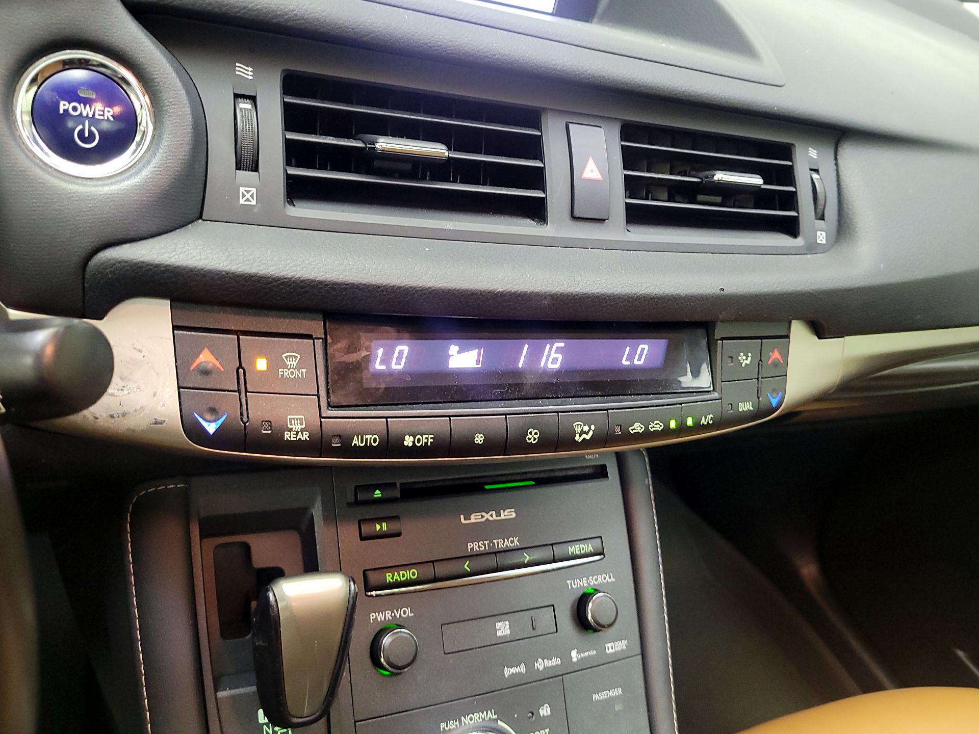 Thumbnail: 2014 Lexus CT - 17