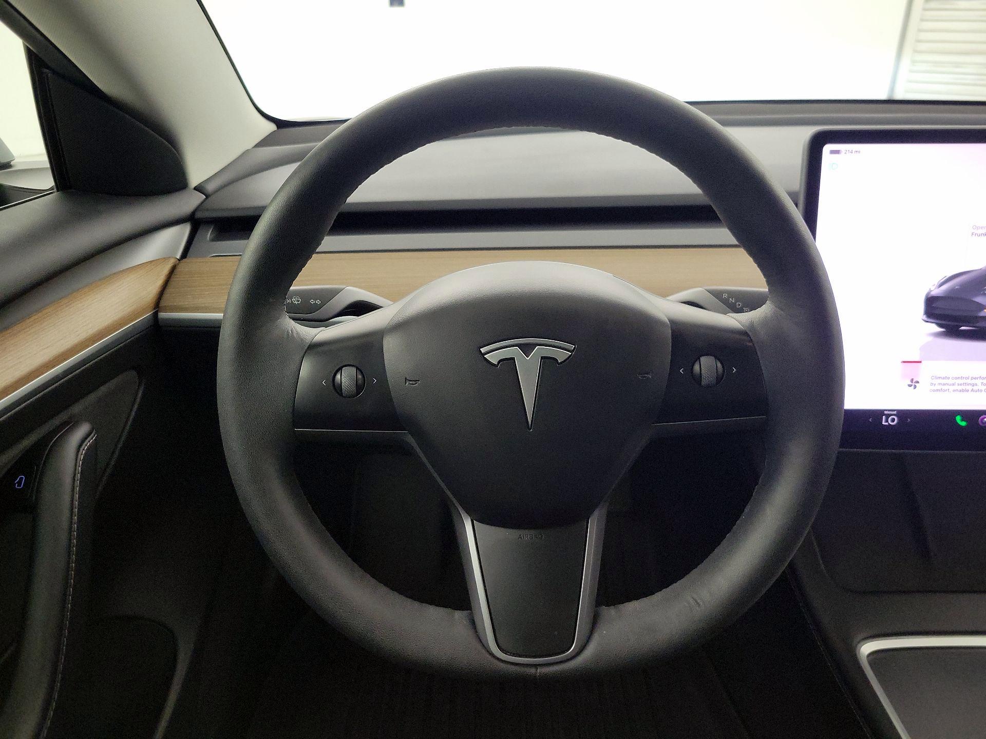 Thumbnail: 2023 Tesla Model 3 - 10