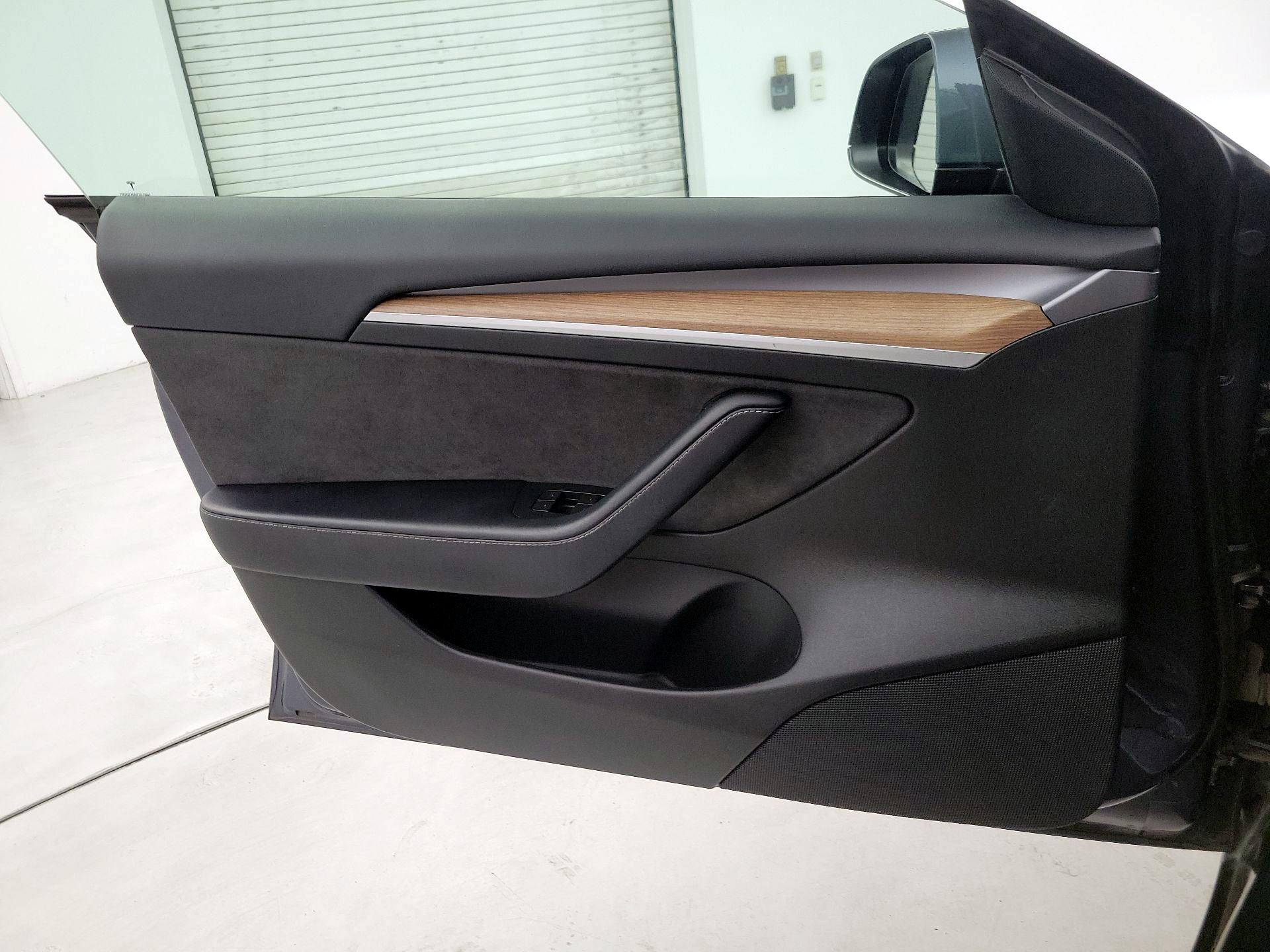 Thumbnail: 2023 Tesla Model 3 - 12