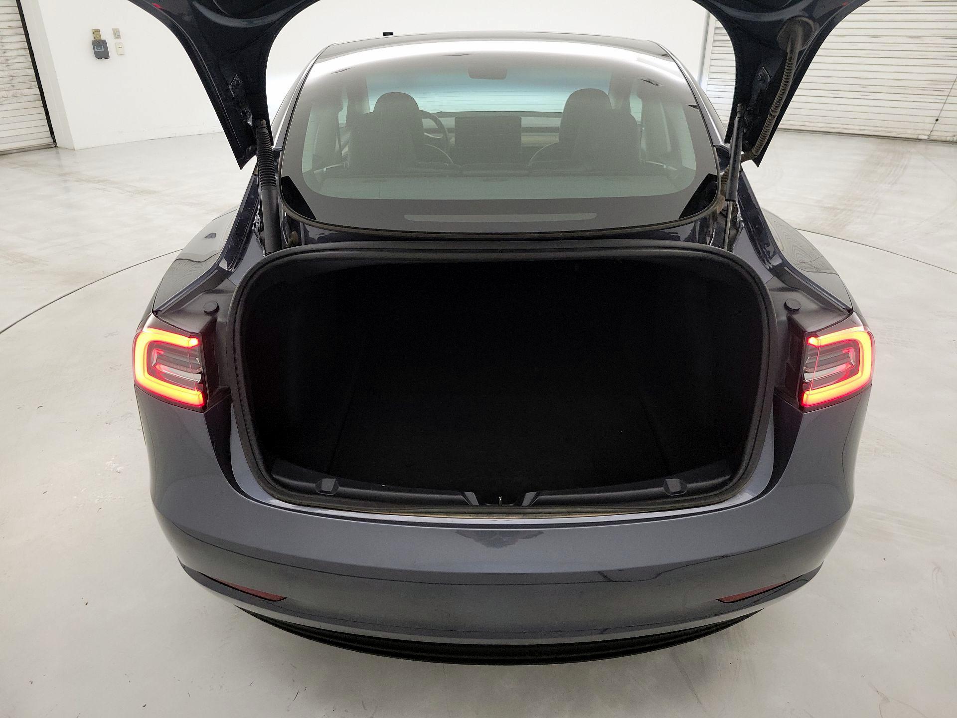 Thumbnail: 2023 Tesla Model 3 - 19