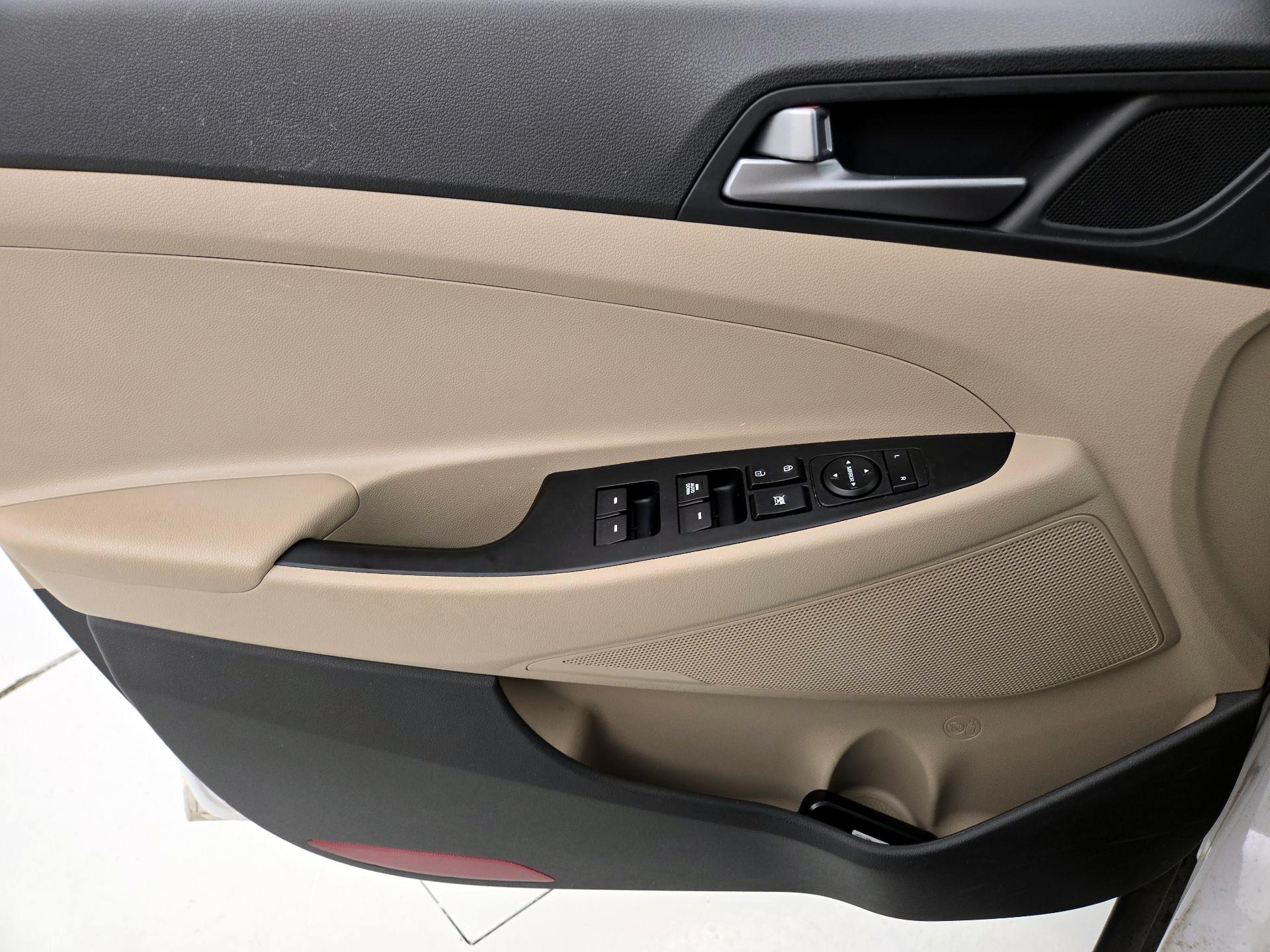 Thumbnail: 2017 Hyundai Tucson - 12