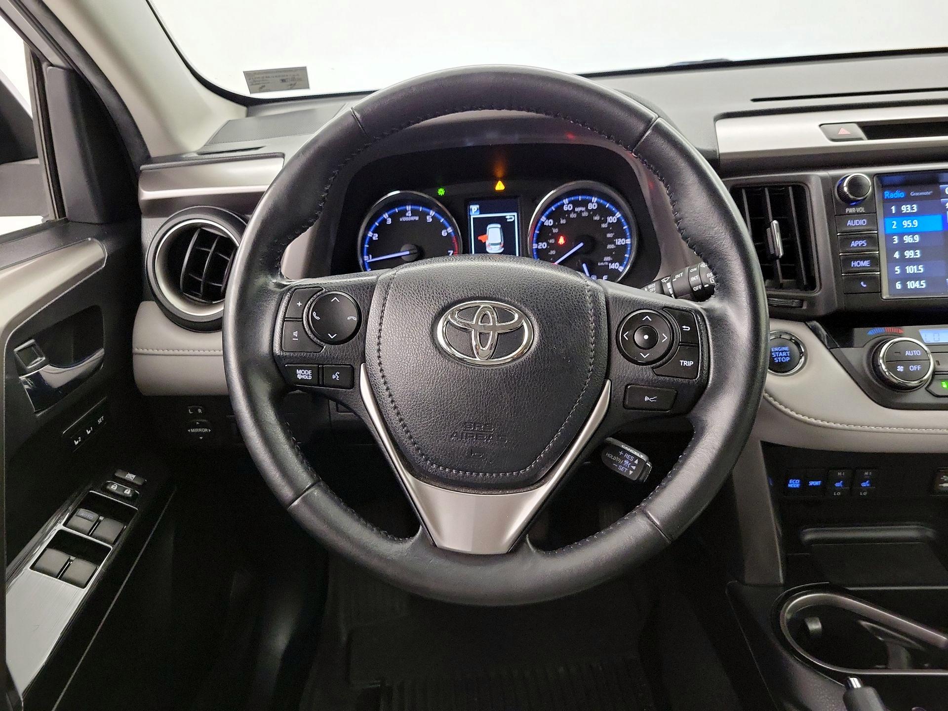 Thumbnail: 2018 Toyota RAV4 - 10