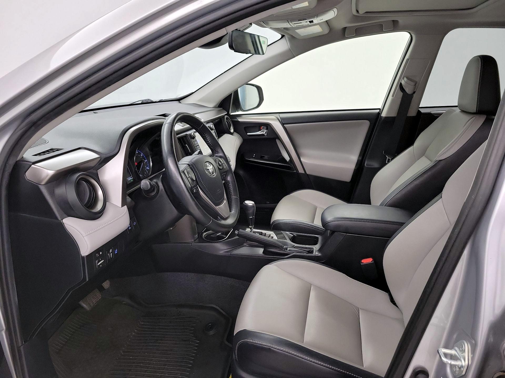 Thumbnail: 2018 Toyota RAV4 - 11