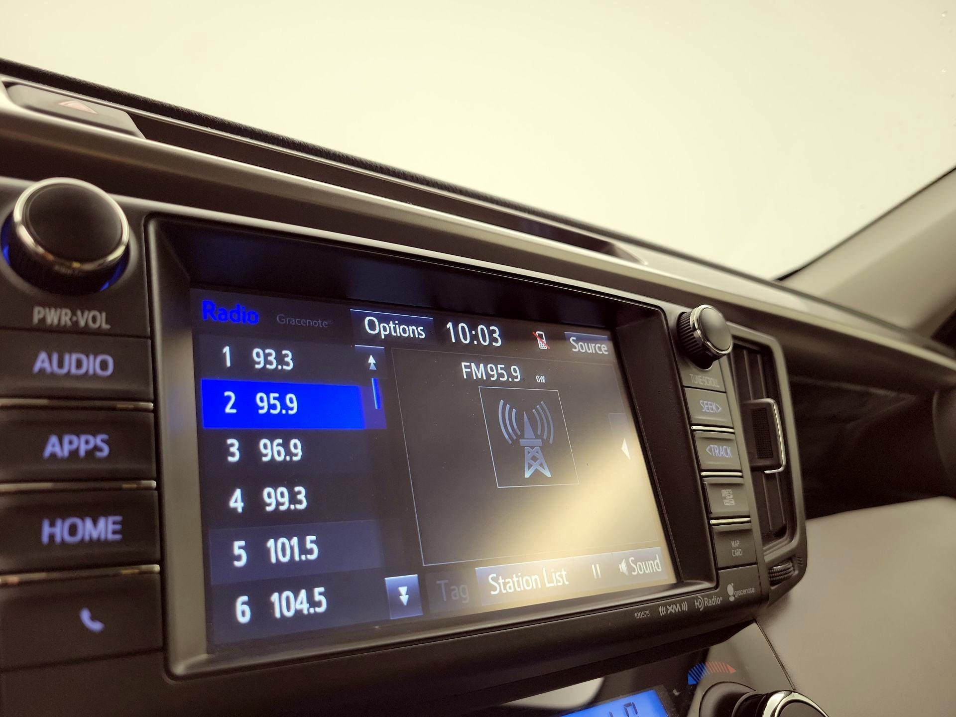 Thumbnail: 2018 Toyota RAV4 - 15
