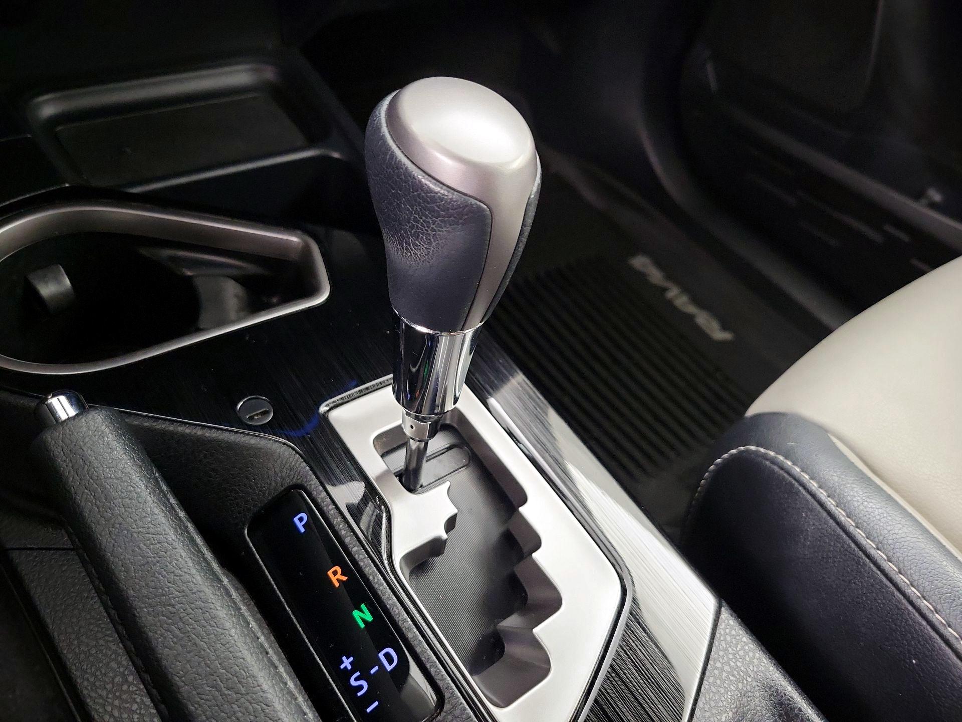 Thumbnail: 2018 Toyota RAV4 - 17