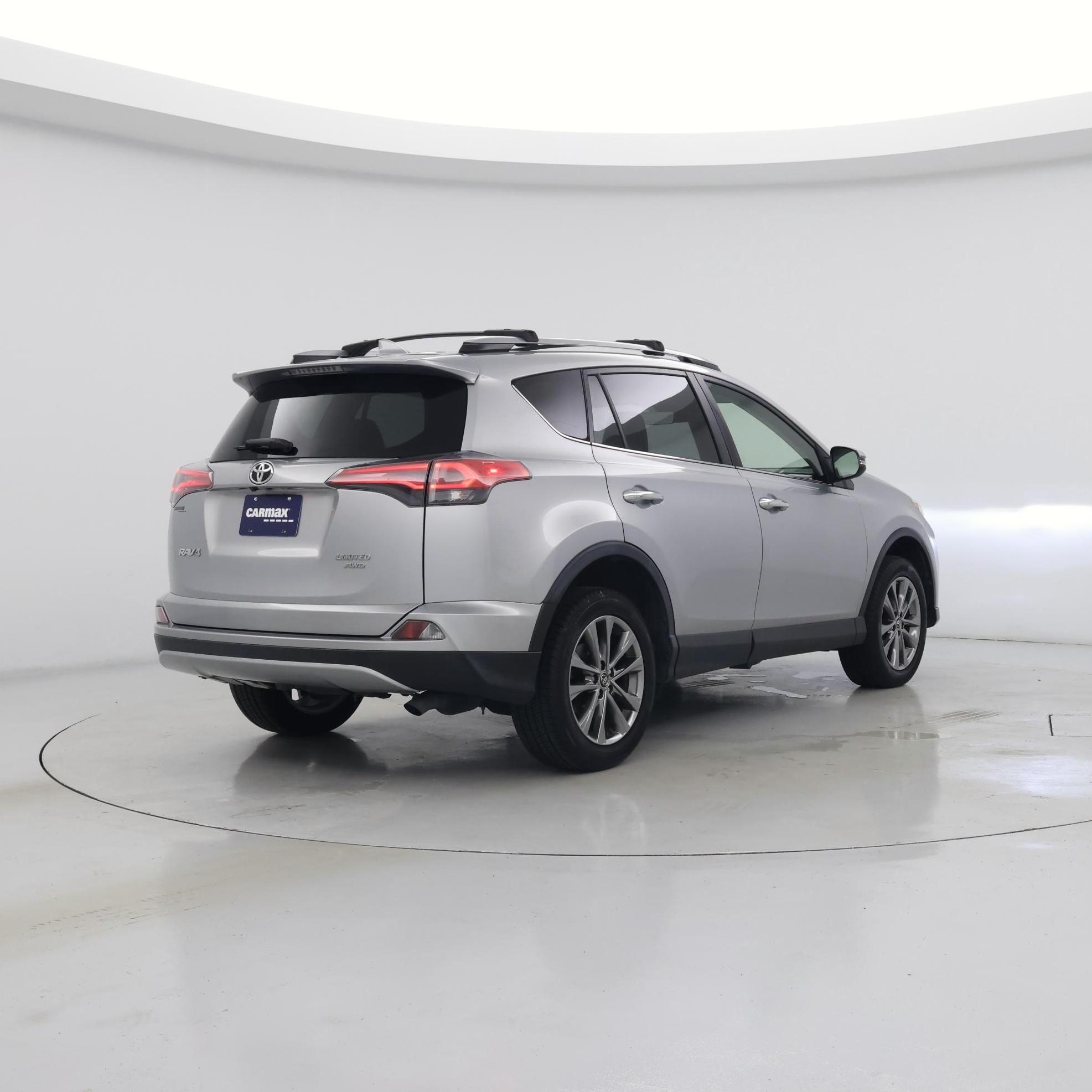 Thumbnail: 2018 Toyota RAV4 - 8