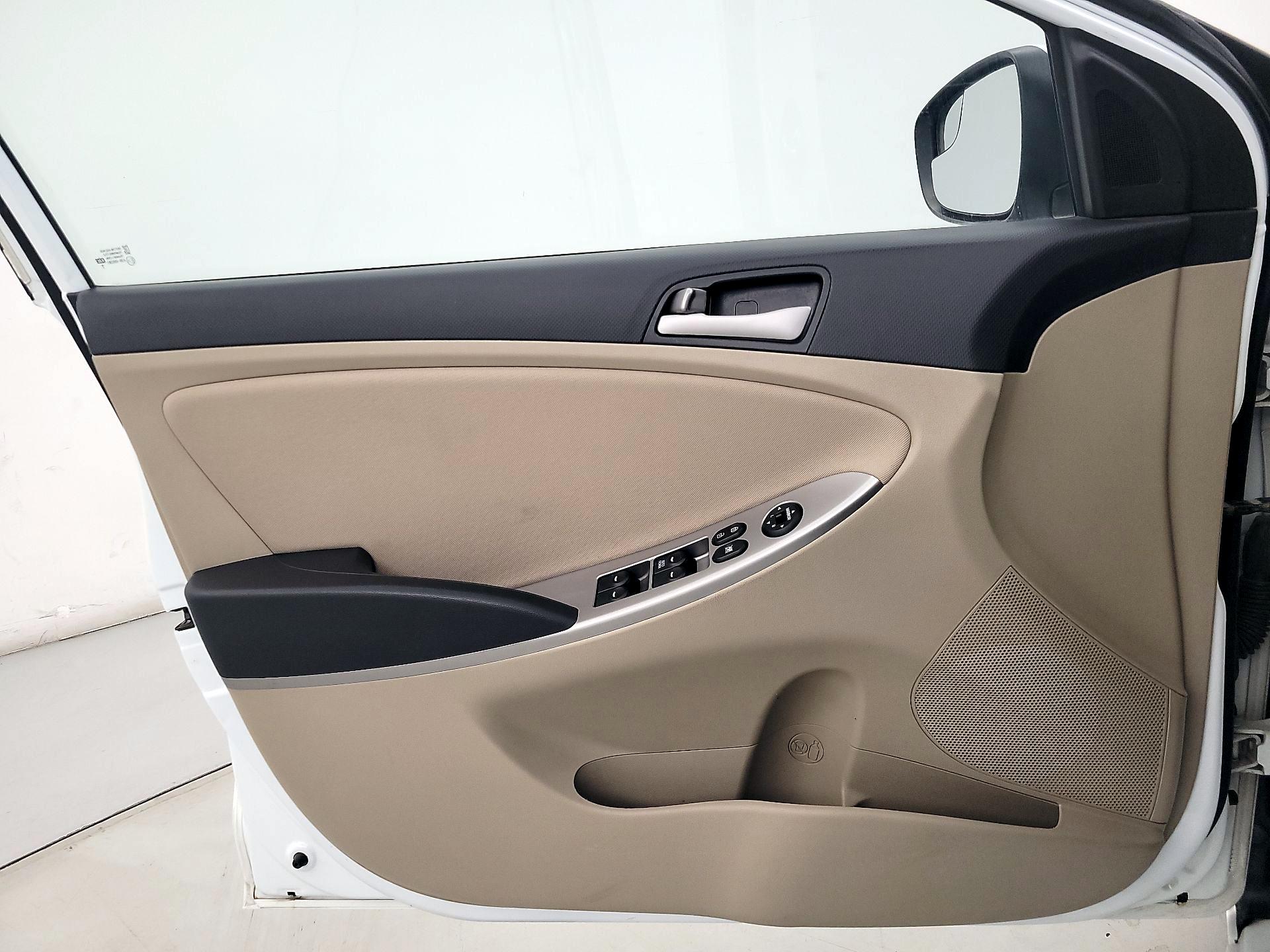 Thumbnail: 2016 Hyundai Accent - 12