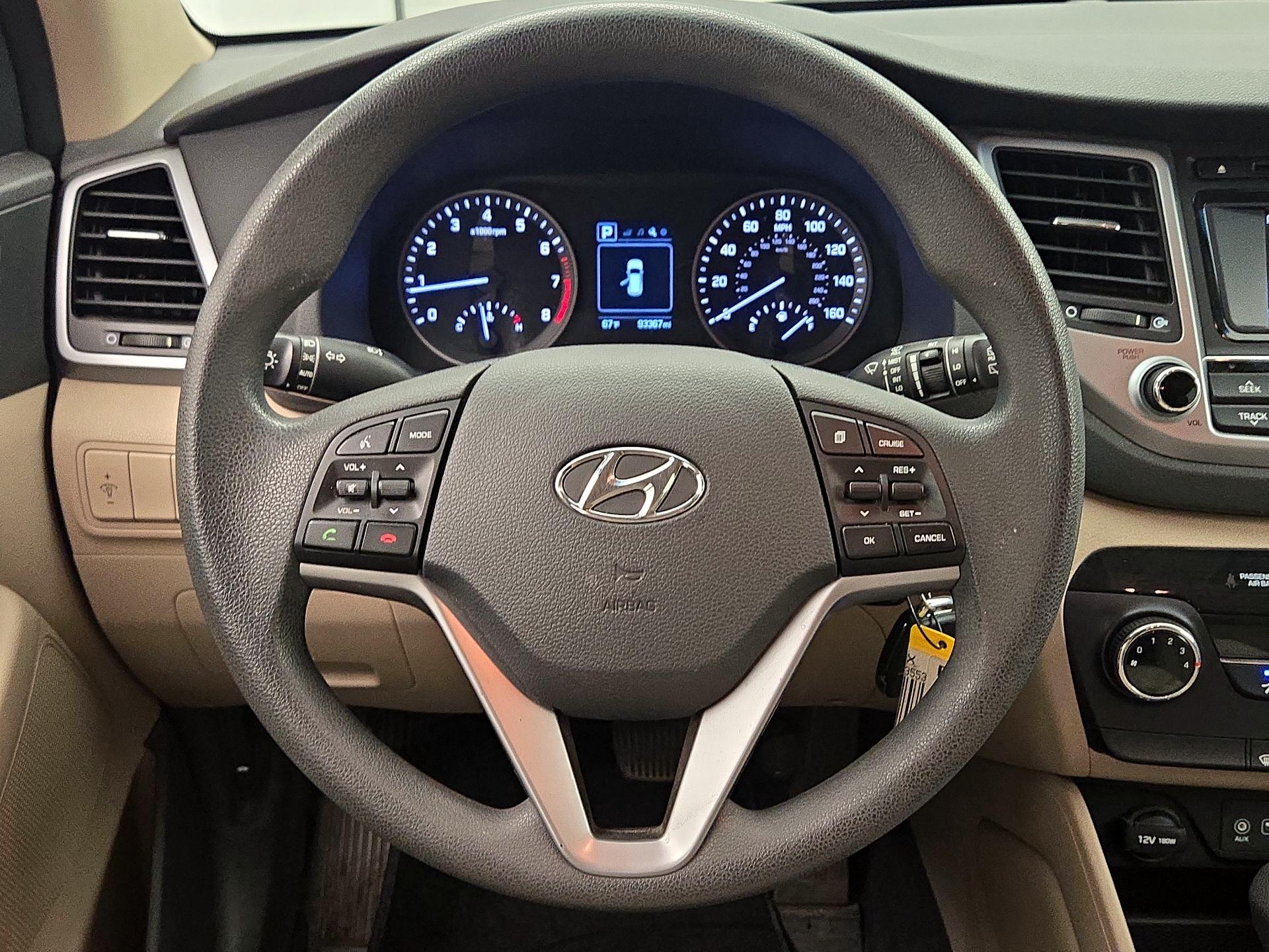 Thumbnail: 2016 Hyundai Tucson - 10