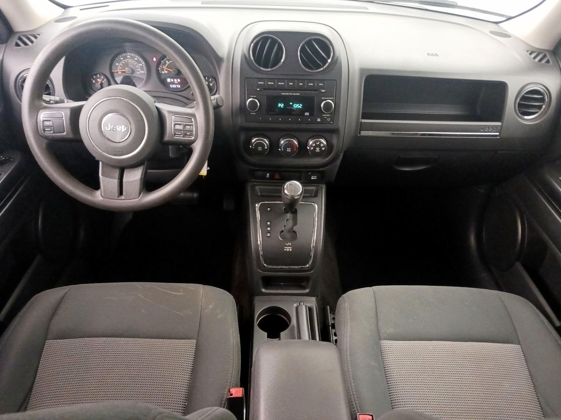 Thumbnail: 2015 Jeep Patriot - 9