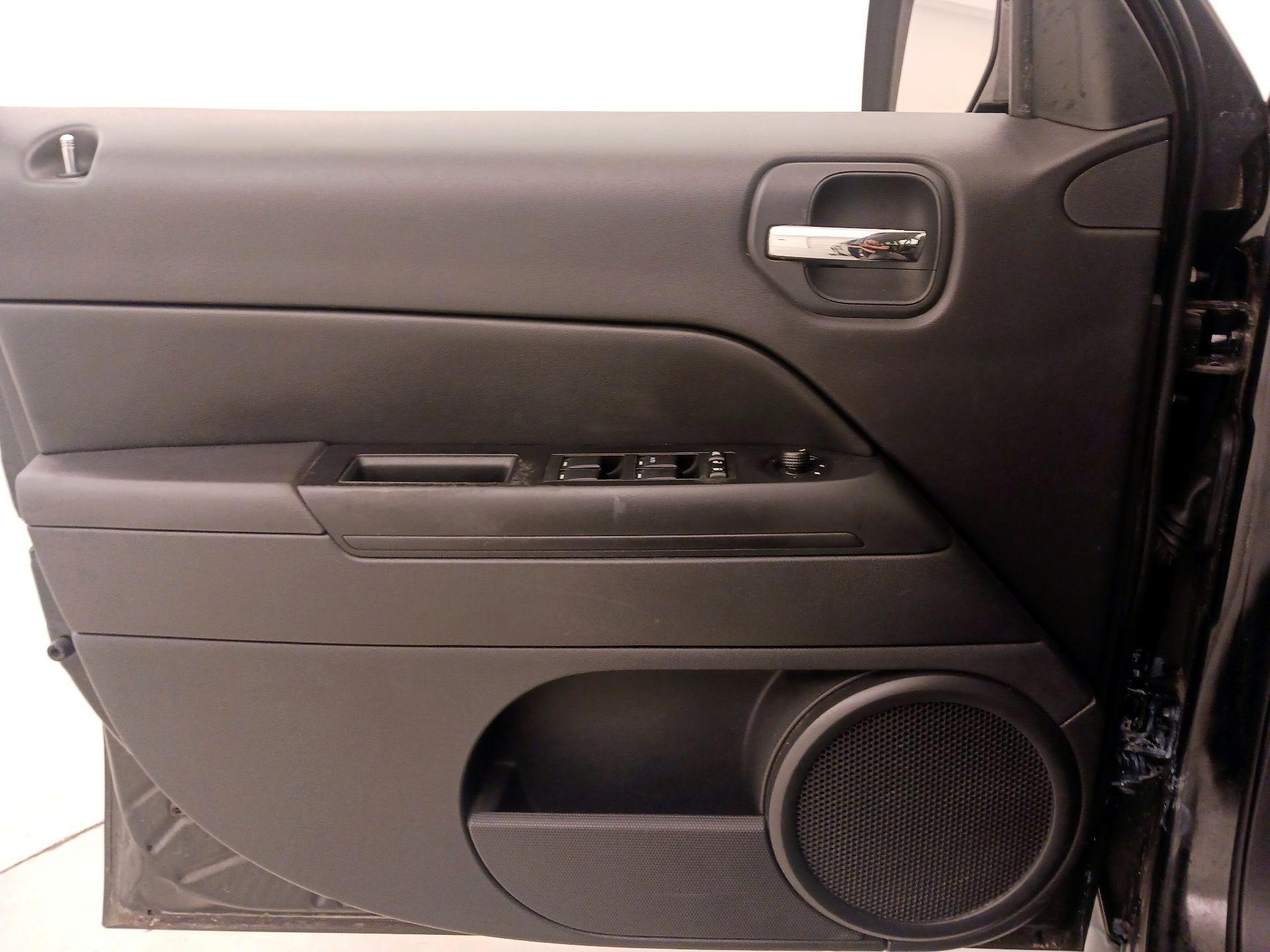 Thumbnail: 2015 Jeep Patriot - 12