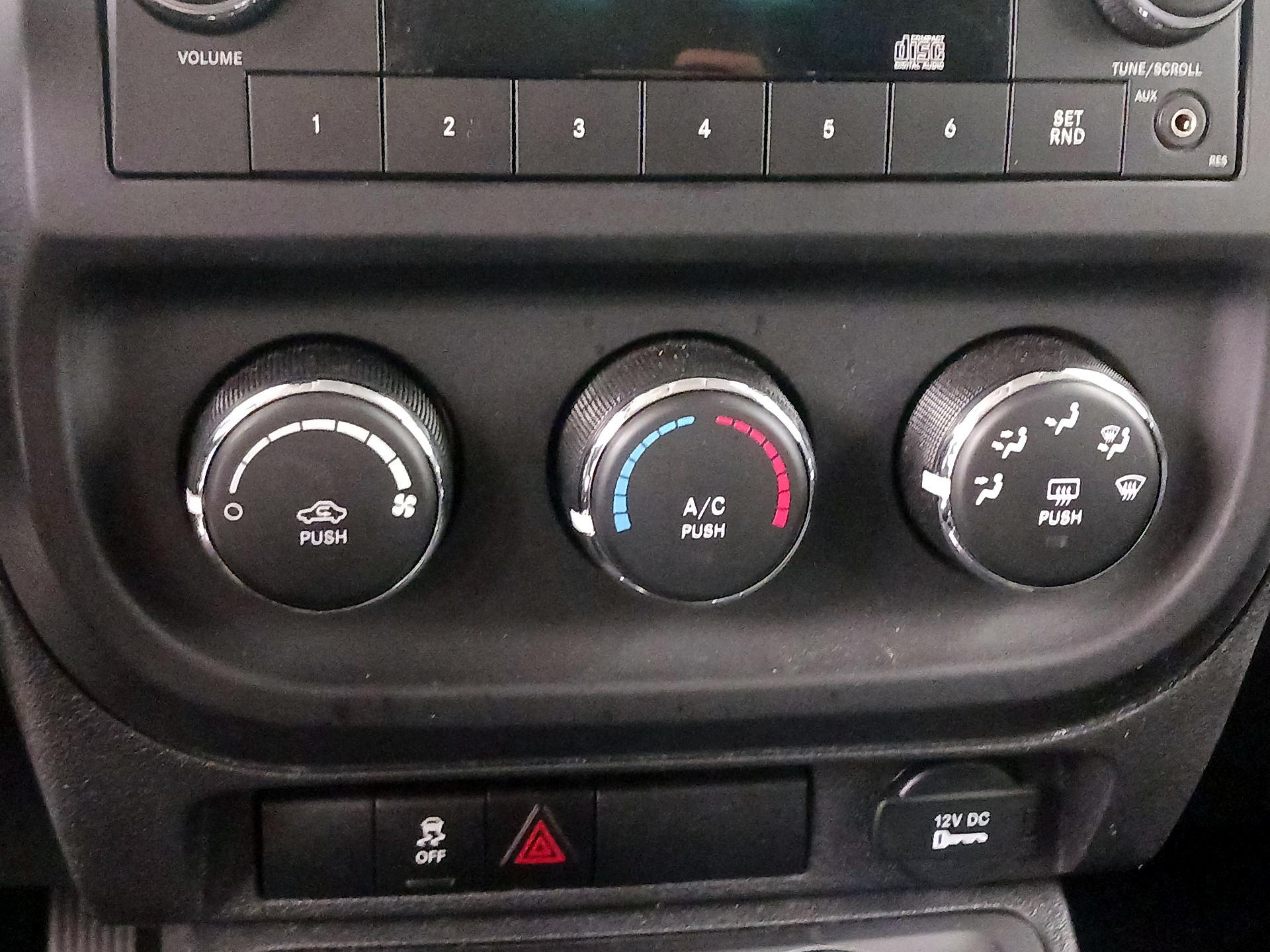 Thumbnail: 2015 Jeep Patriot - 14