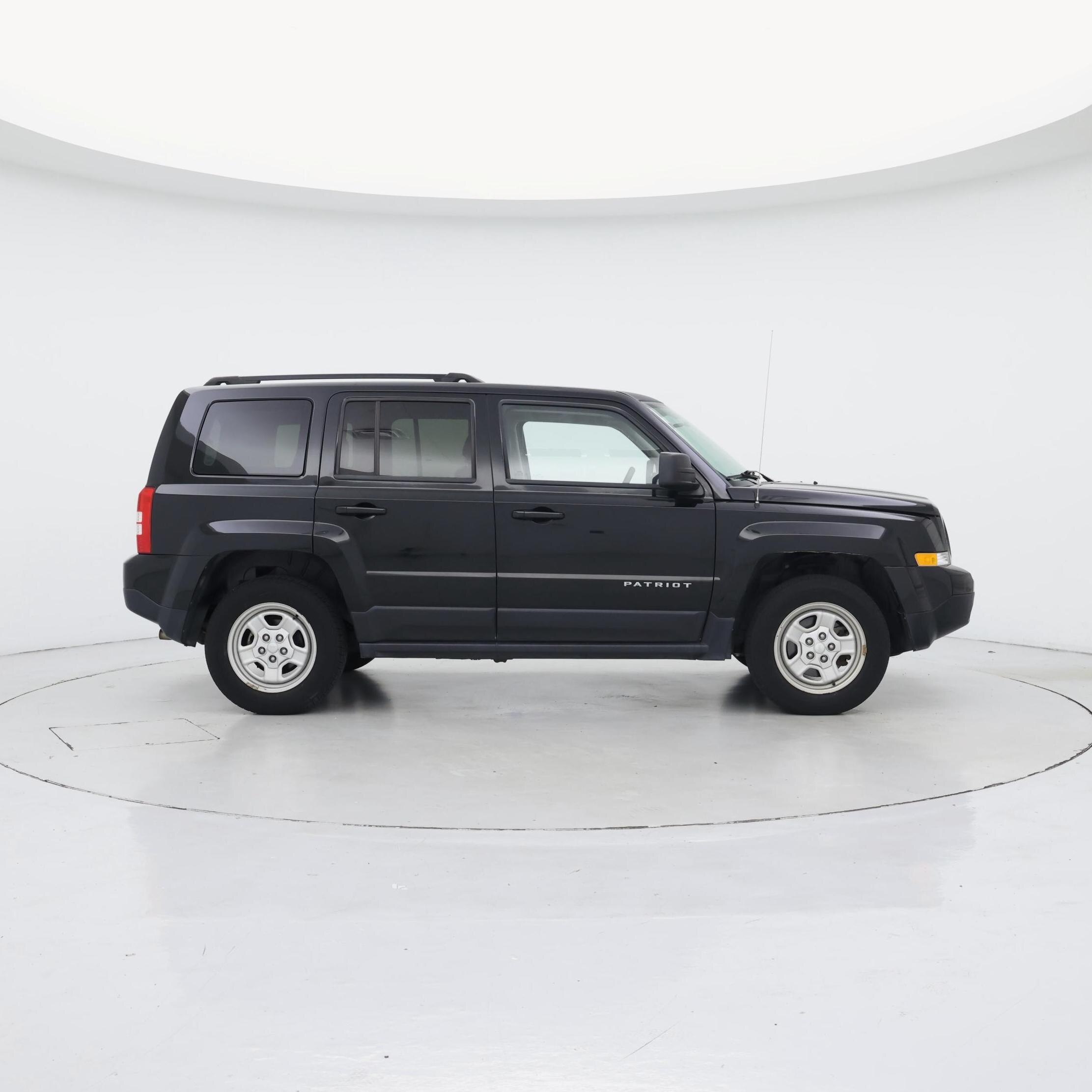Thumbnail: 2015 Jeep Patriot - 7