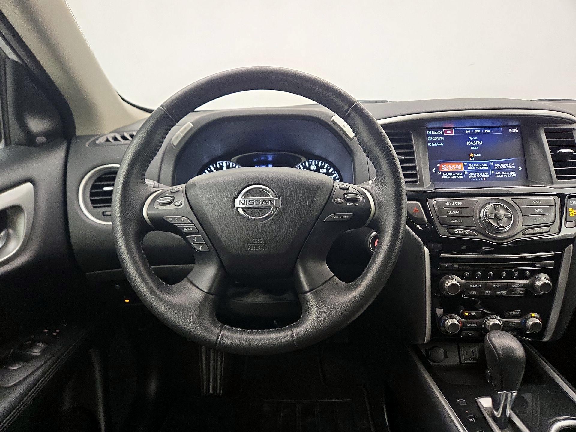 Thumbnail: 2020 Nissan Pathfinder - 10