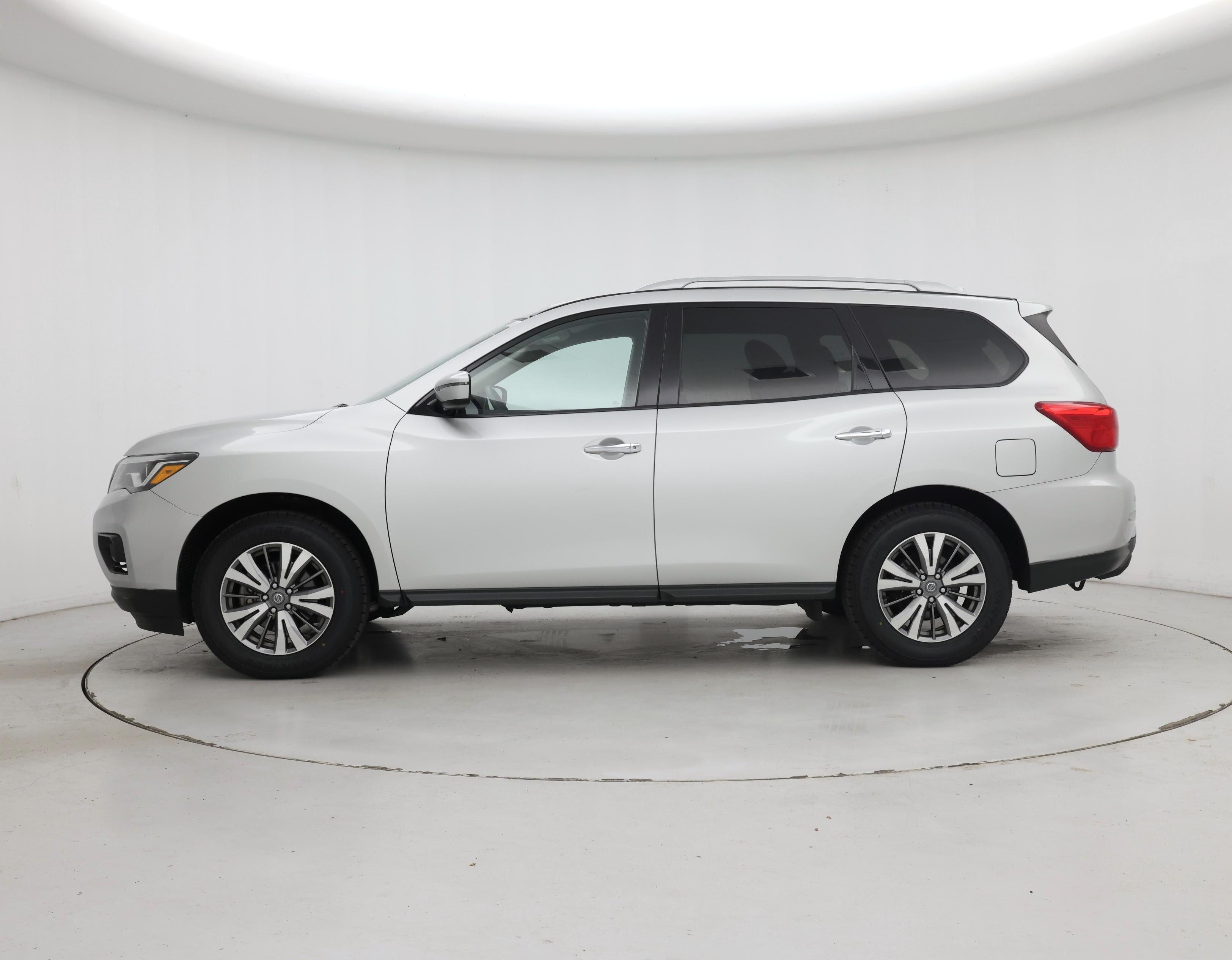 Thumbnail: 2020 Nissan Pathfinder - 3