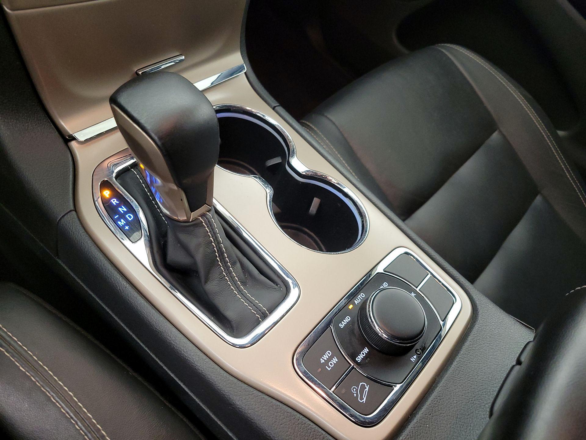 Thumbnail: 2017 Jeep Grand Cherokee - 18