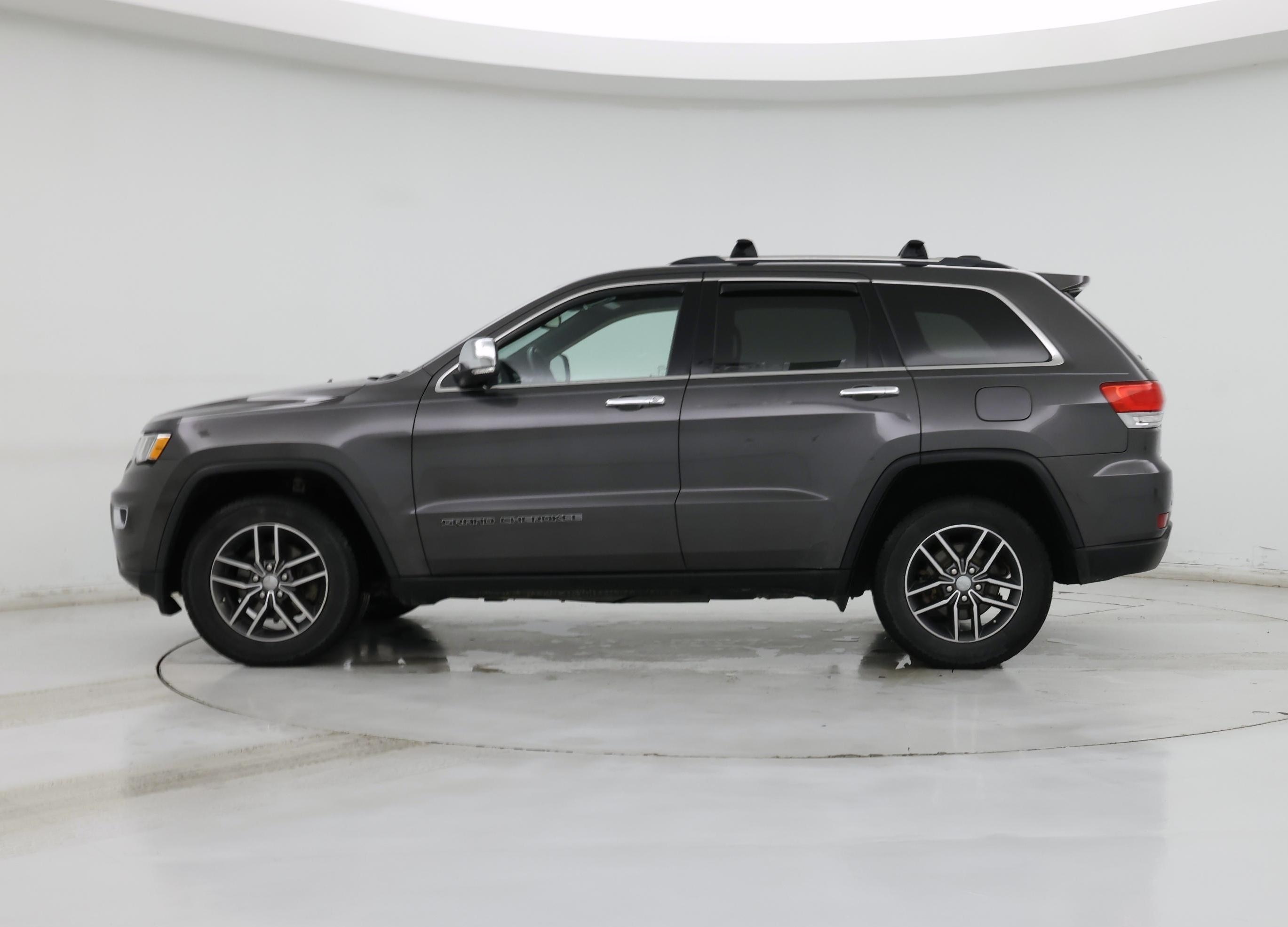 Thumbnail: 2017 Jeep Grand Cherokee - 3