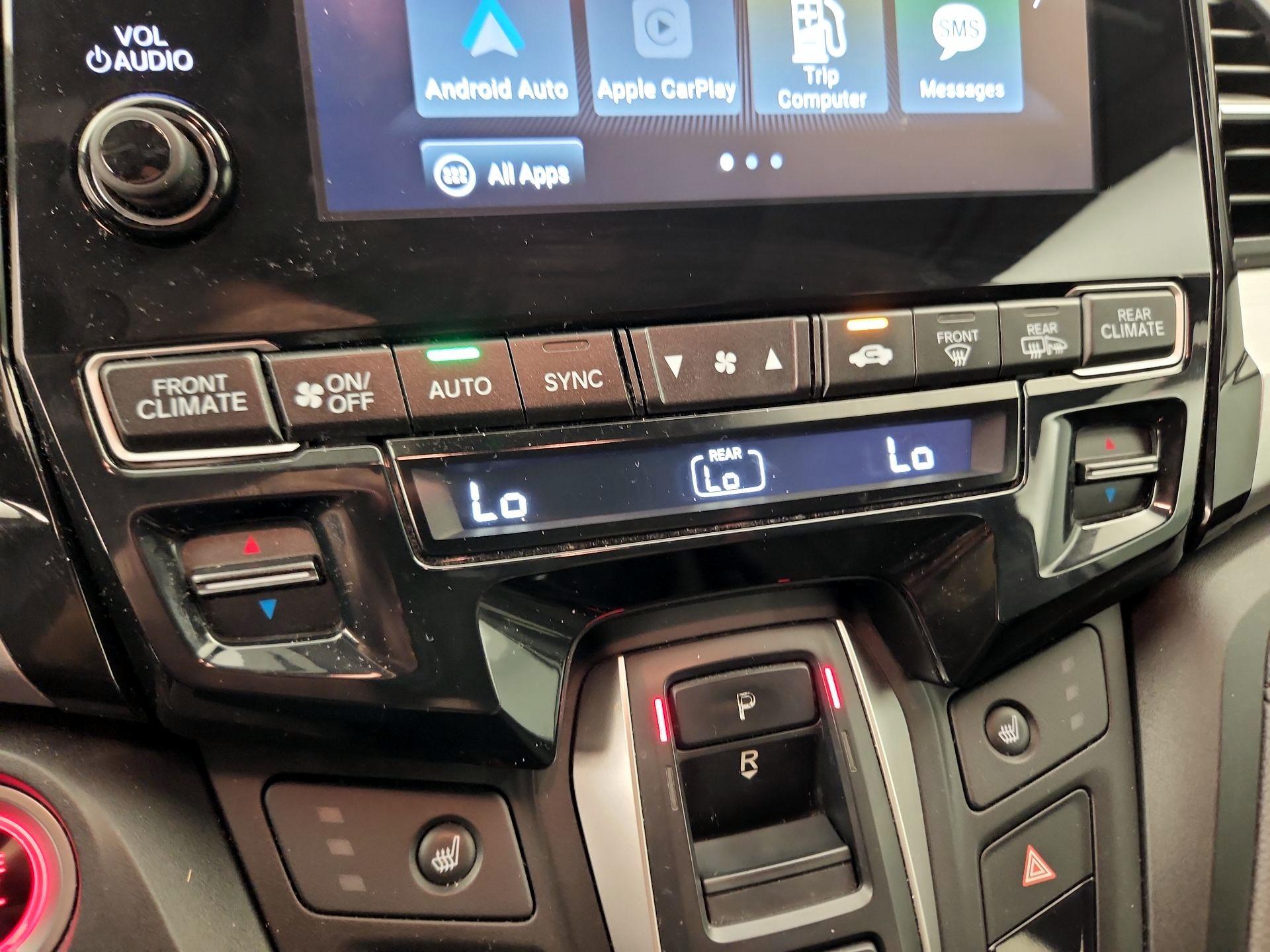 Thumbnail: 2019 Honda Odyssey - 16