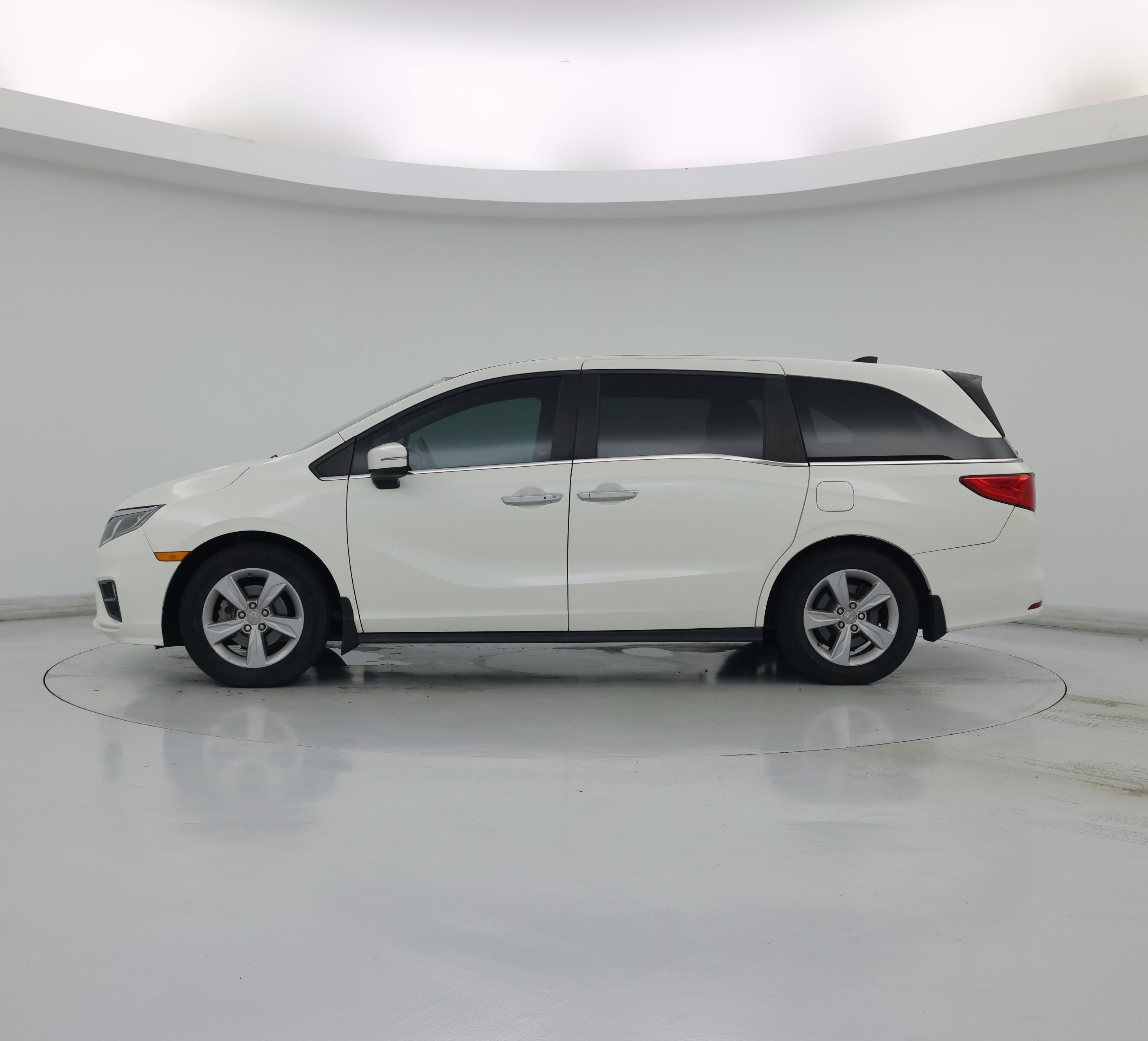Thumbnail: 2019 Honda Odyssey - 3