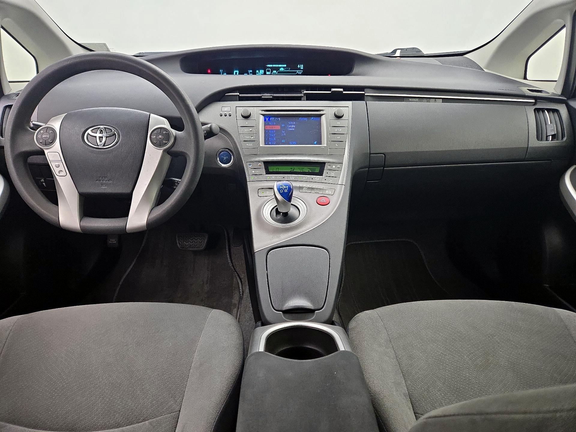 Thumbnail: 2015 Toyota Prius - 9