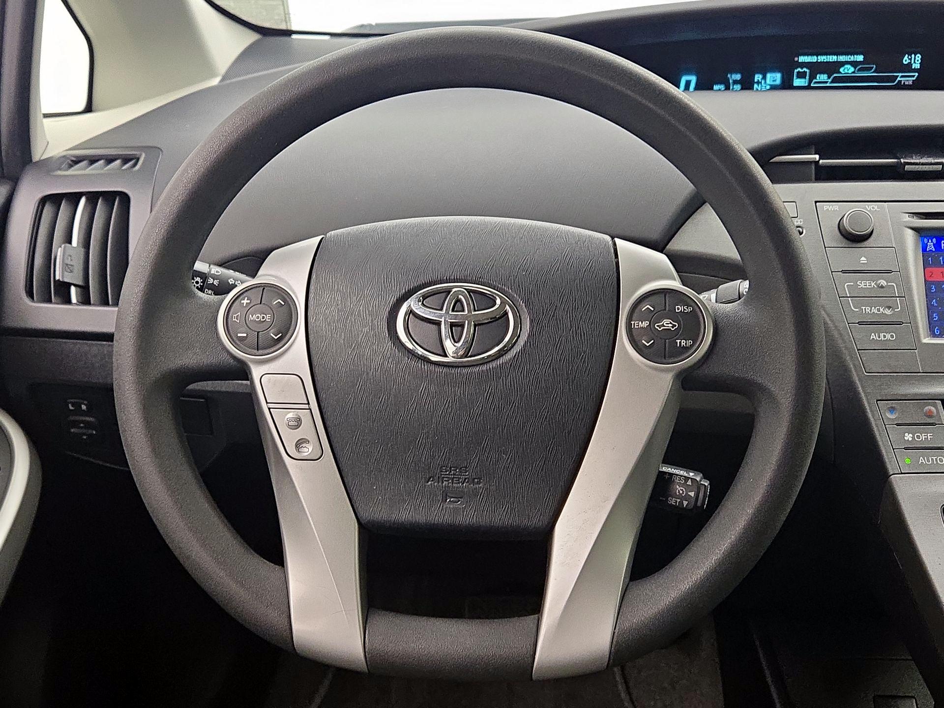 Thumbnail: 2015 Toyota Prius - 10