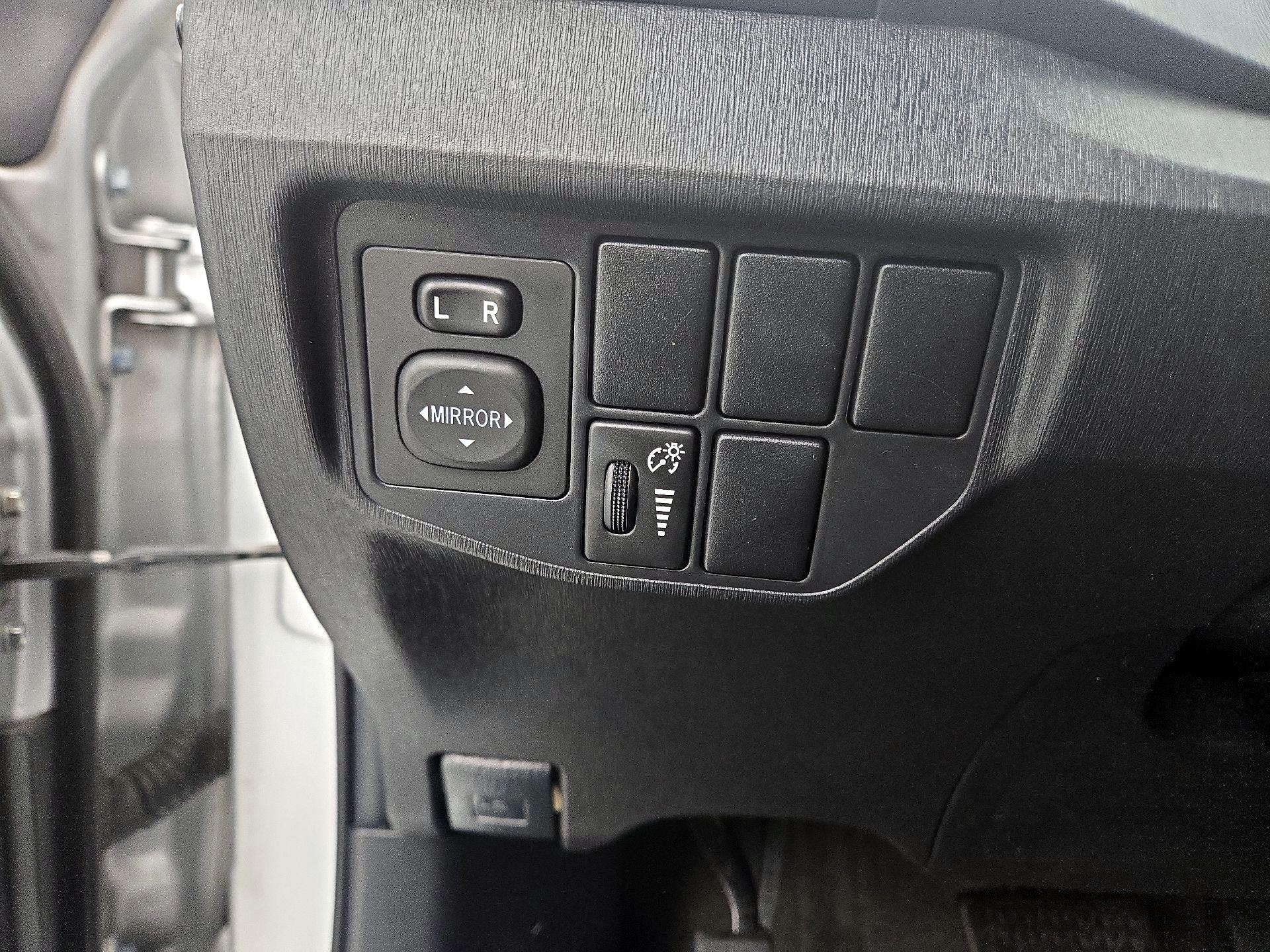 Thumbnail: 2015 Toyota Prius - 13