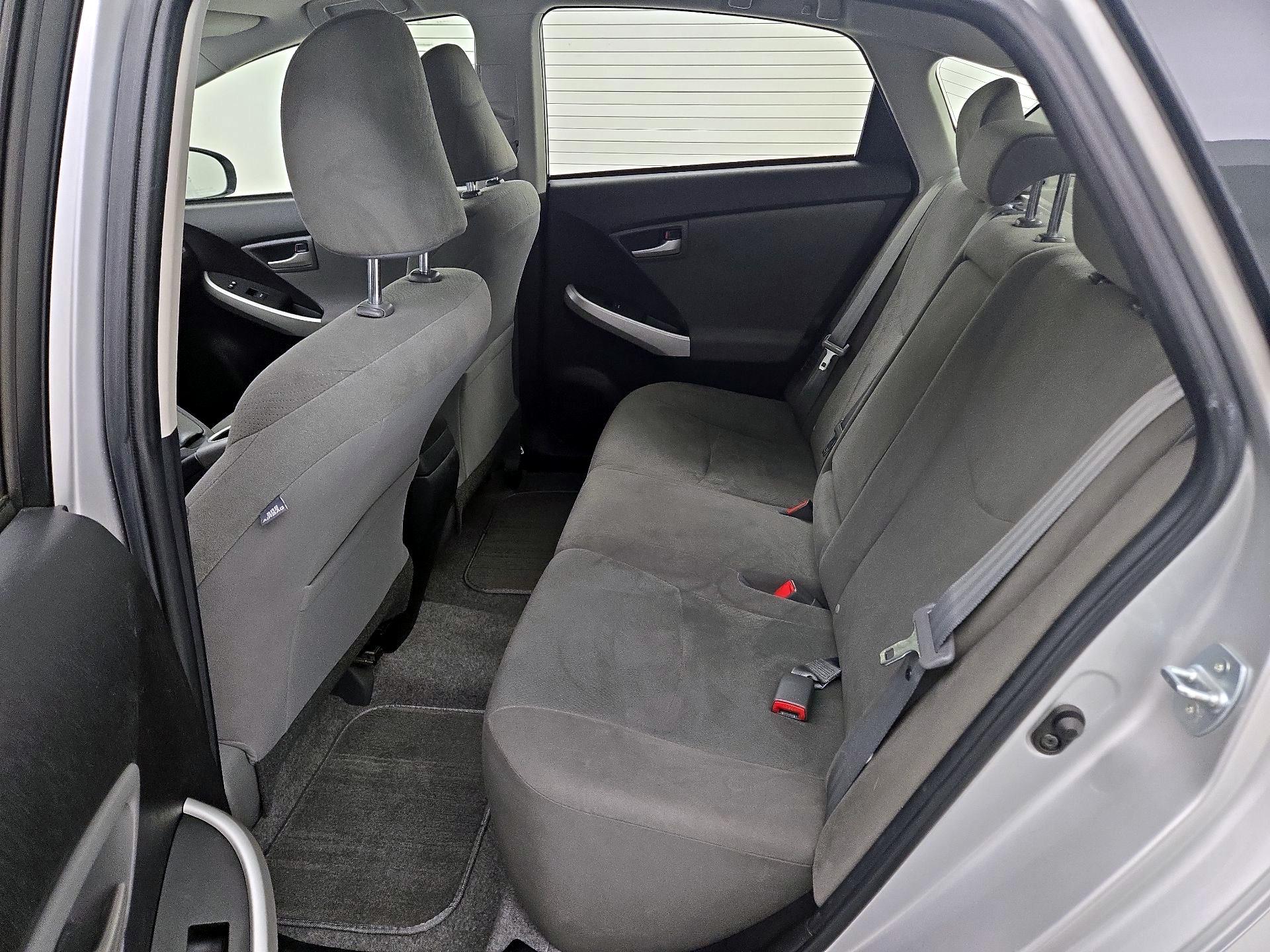 Thumbnail: 2015 Toyota Prius - 18
