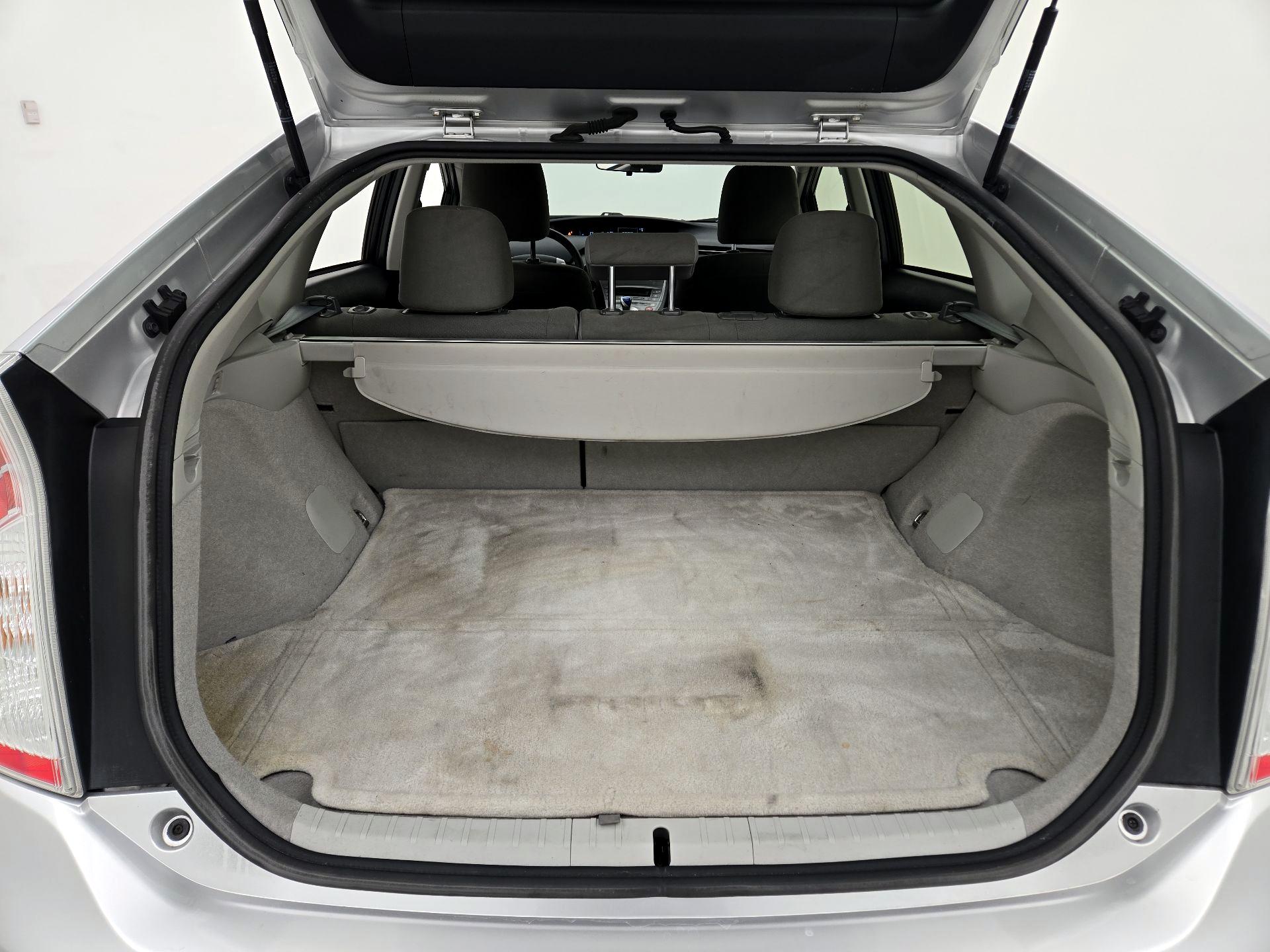 Thumbnail: 2015 Toyota Prius - 19