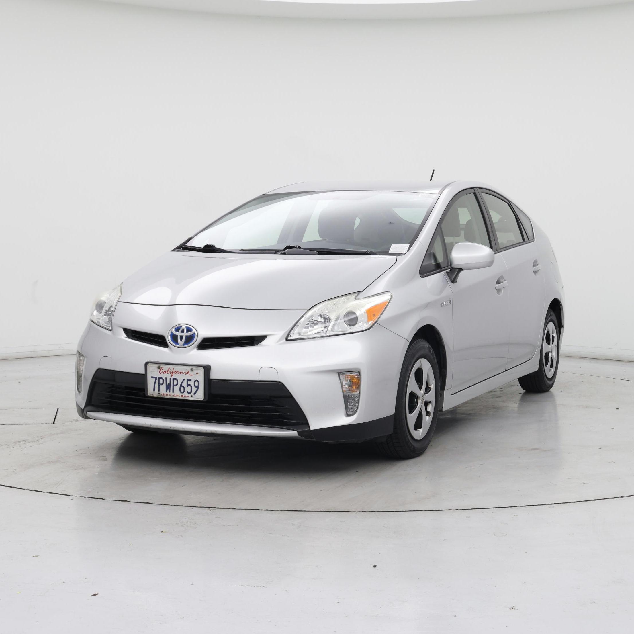 Thumbnail: 2015 Toyota Prius - 4