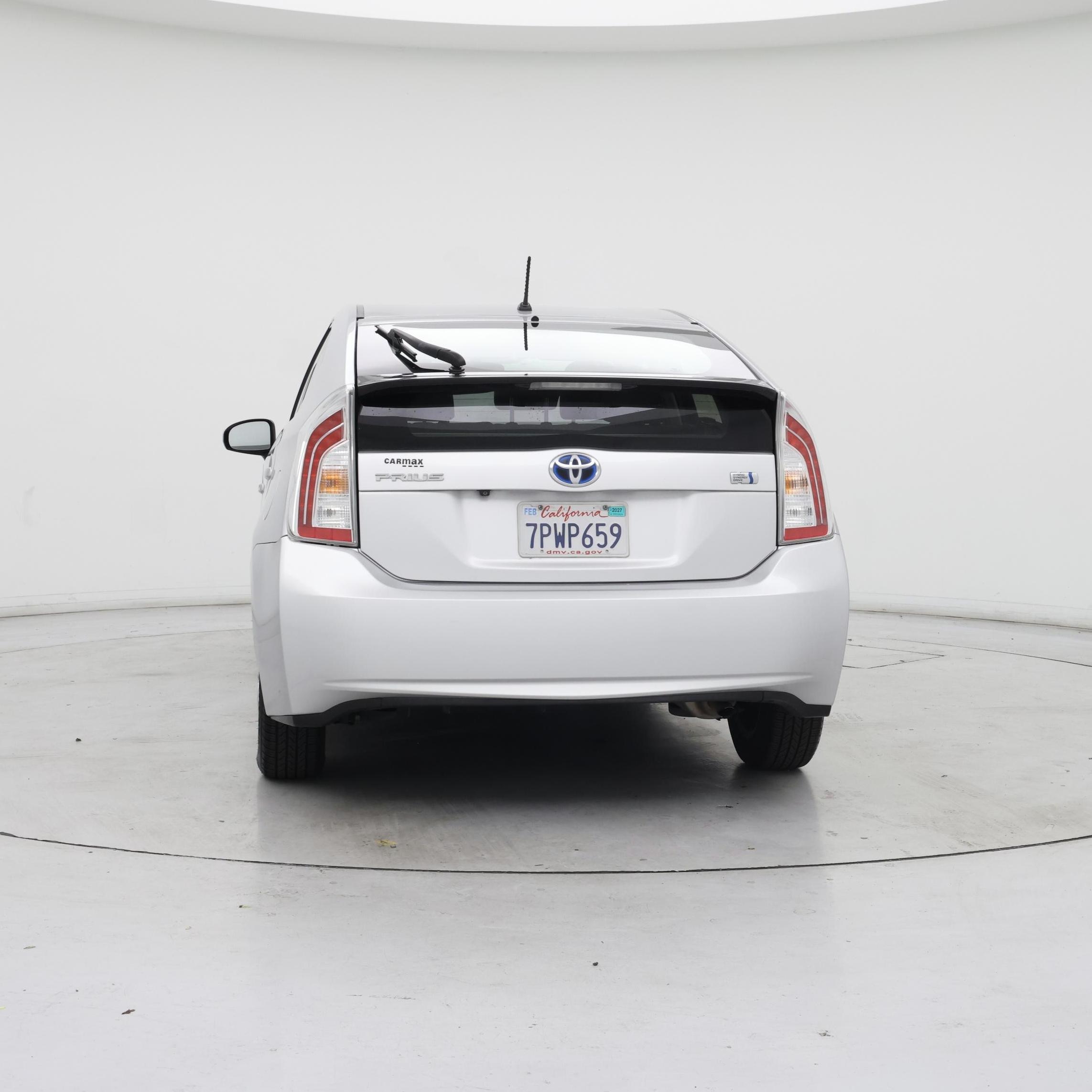 Thumbnail: 2015 Toyota Prius - 6