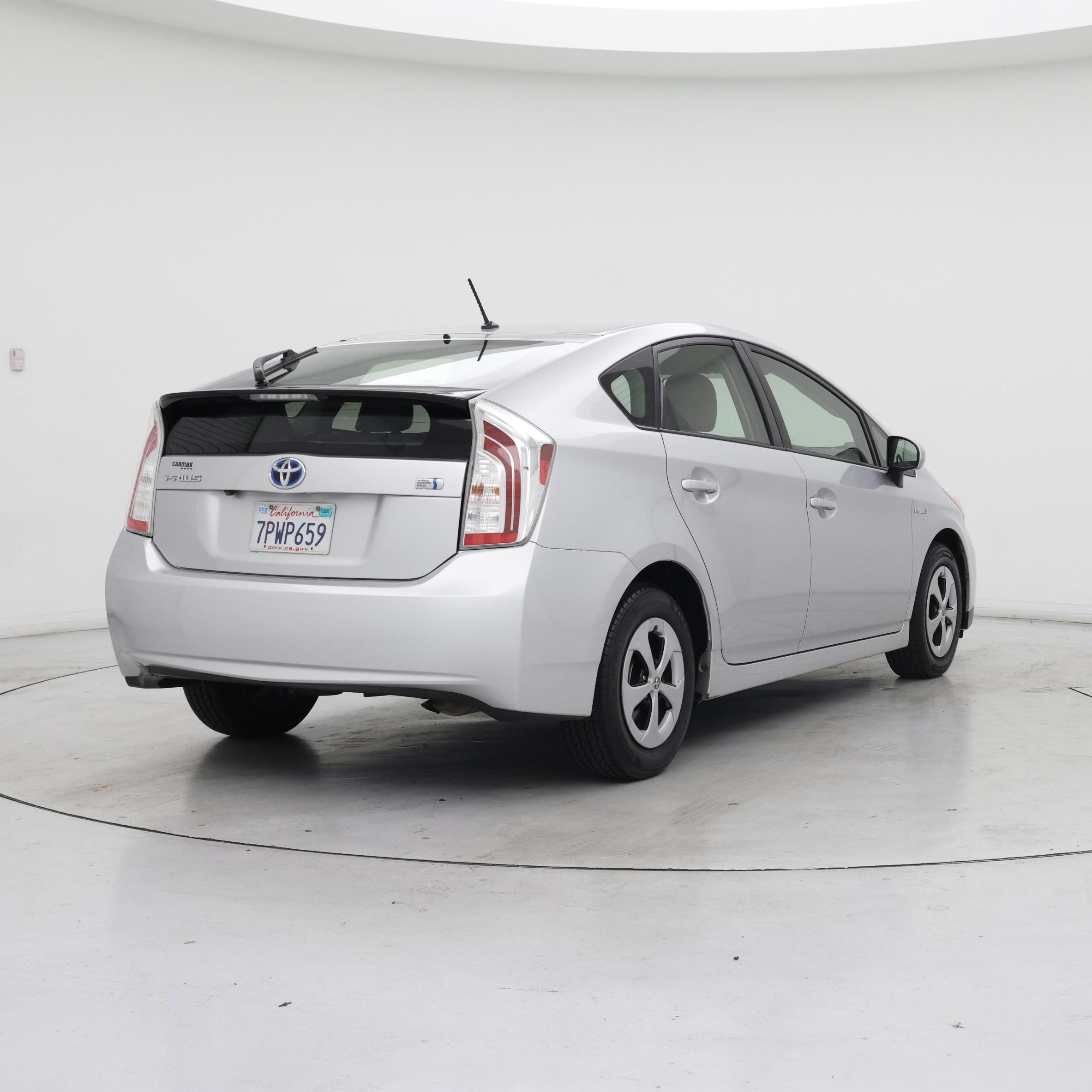 Thumbnail: 2015 Toyota Prius - 8
