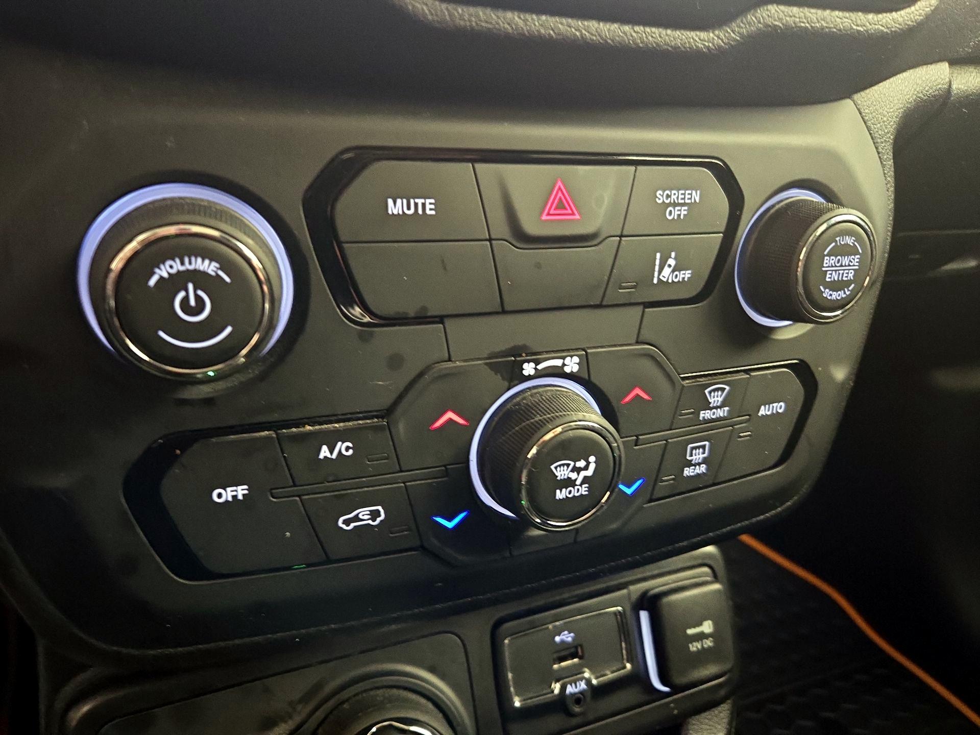 Thumbnail: 2021 Jeep Renegade - 15