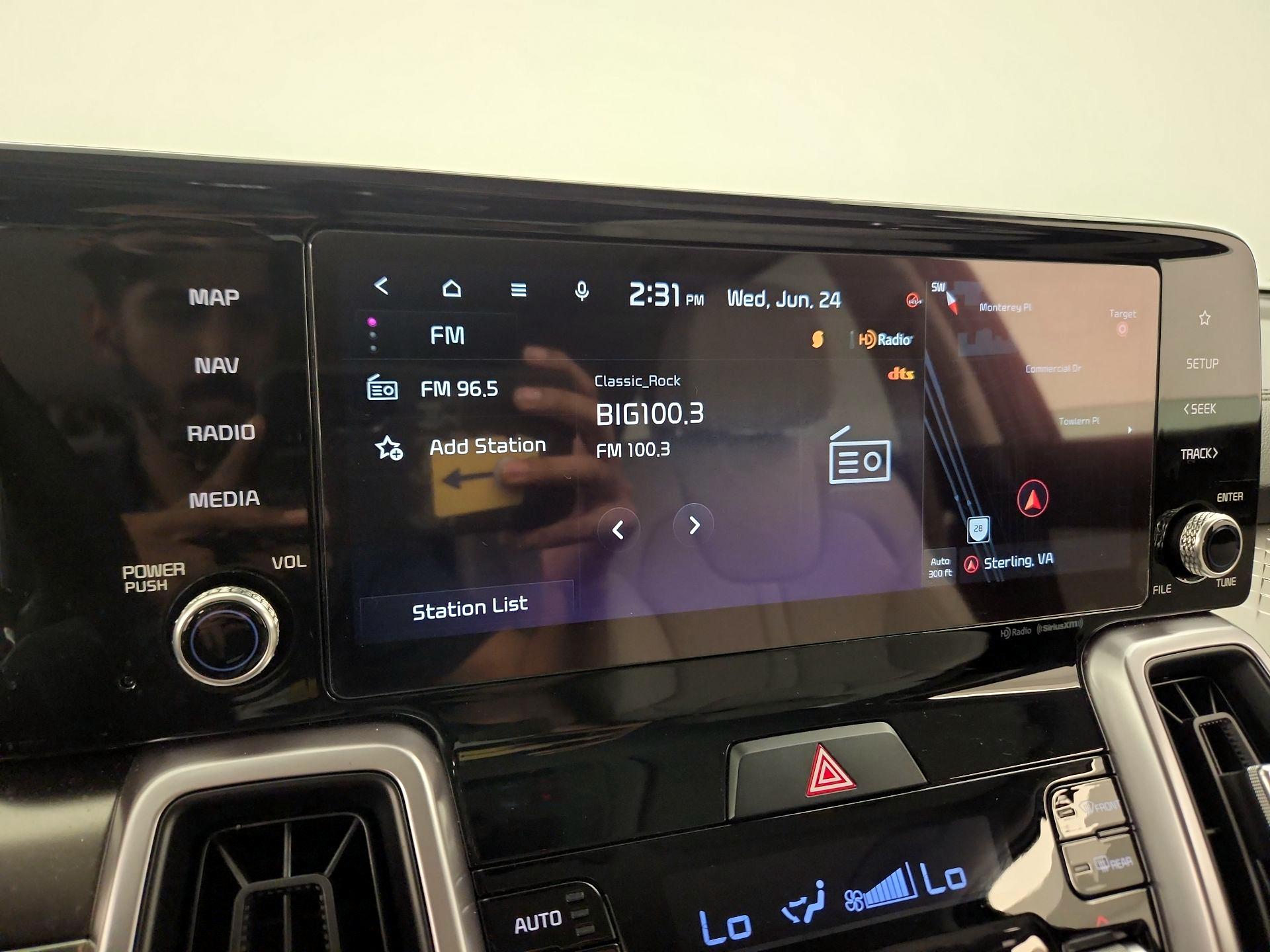 Thumbnail: 2023 Kia Sorento - 16