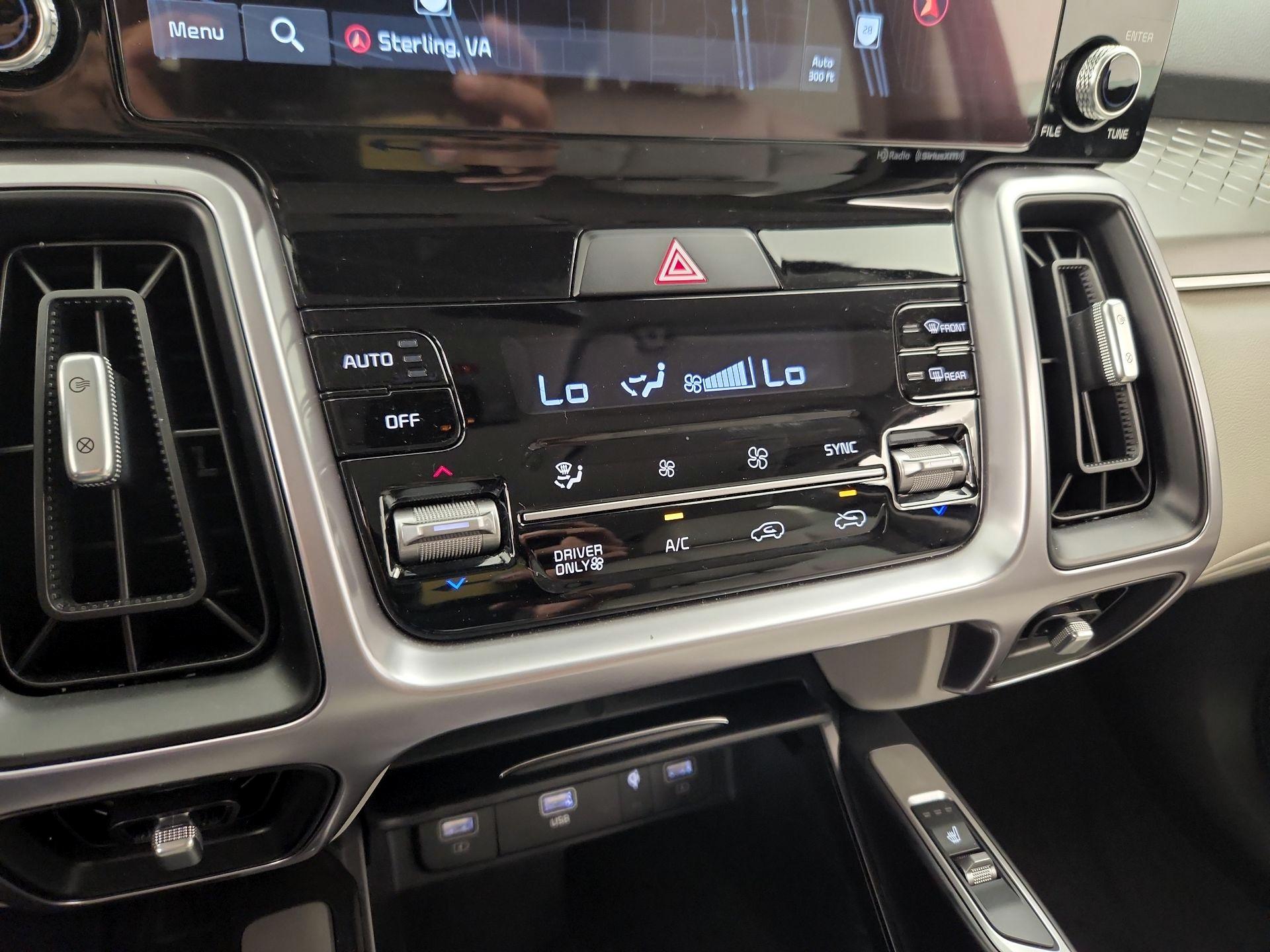 Thumbnail: 2023 Kia Sorento - 17