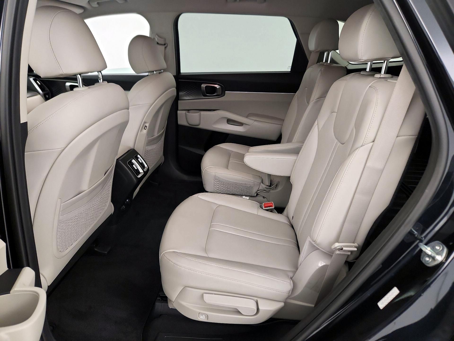 Thumbnail: 2023 Kia Sorento - 20