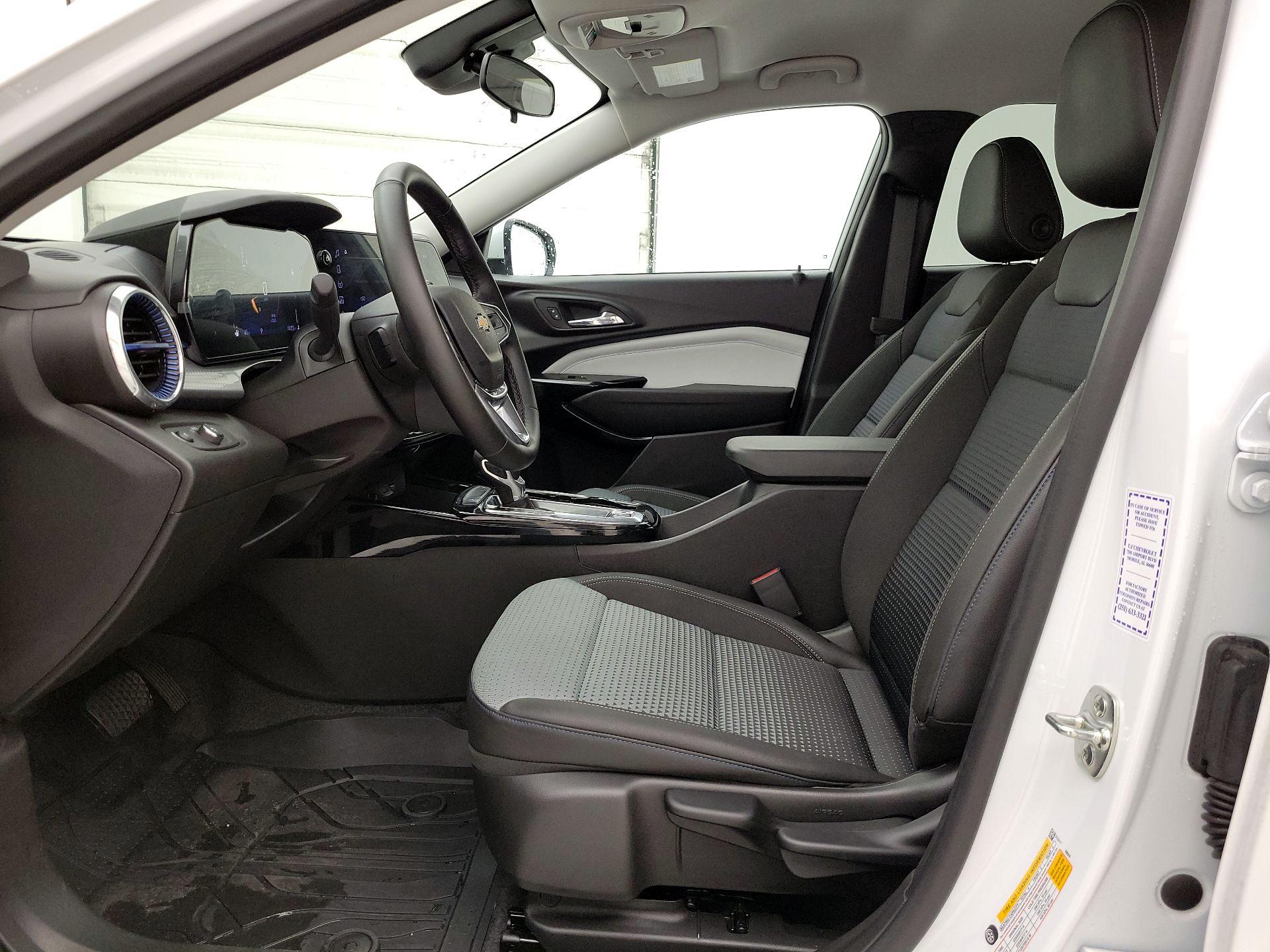 Thumbnail: 2026 Chevrolet Trax - 11