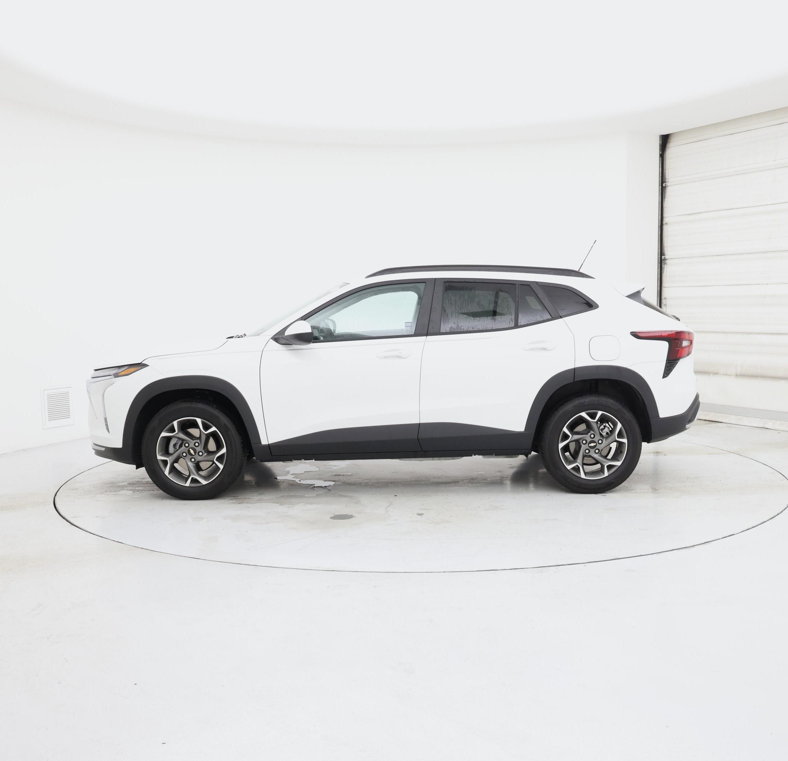 Thumbnail: 2026 Chevrolet Trax - 3
