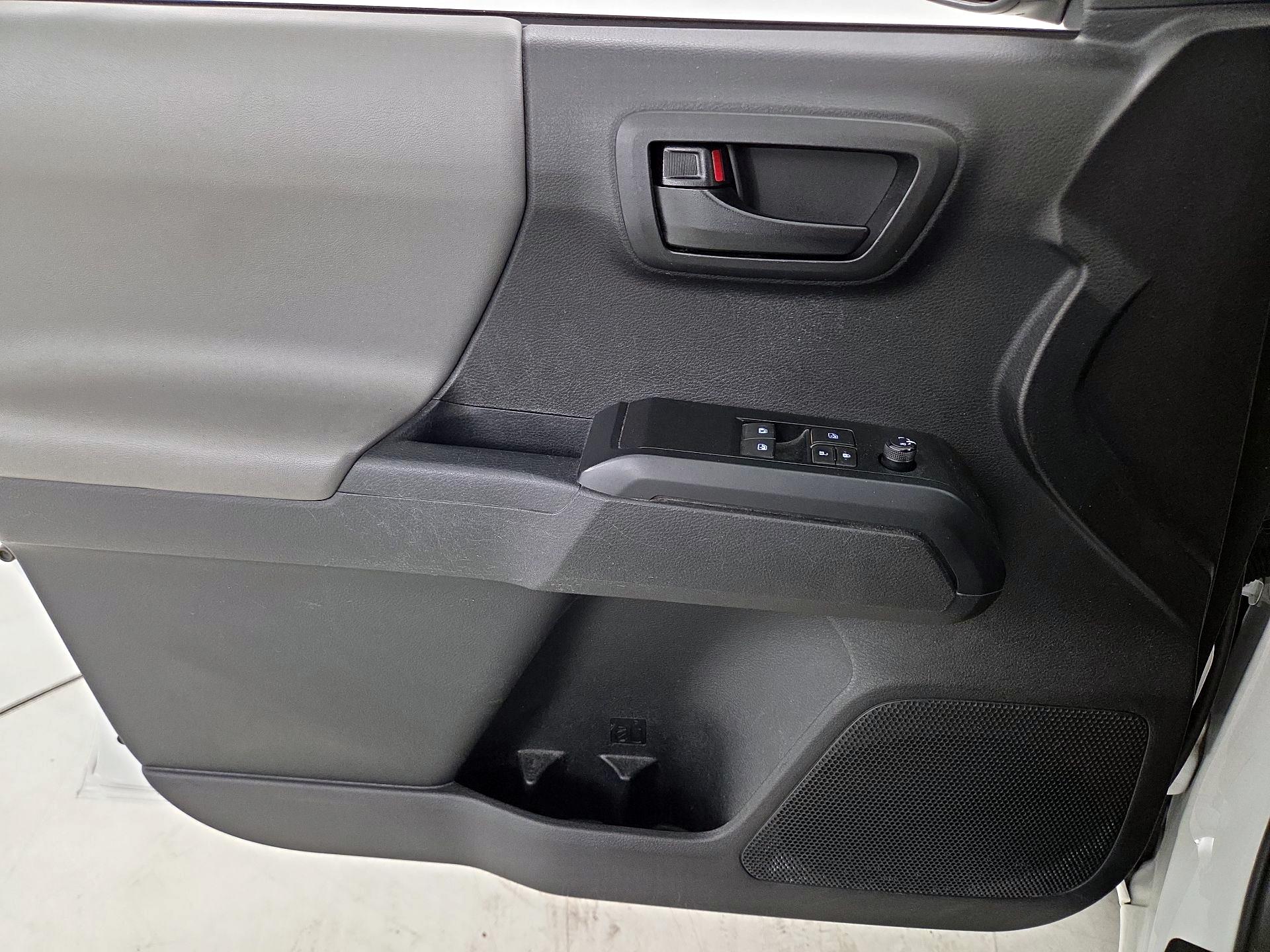 Thumbnail: 2021 Toyota Tacoma - 12