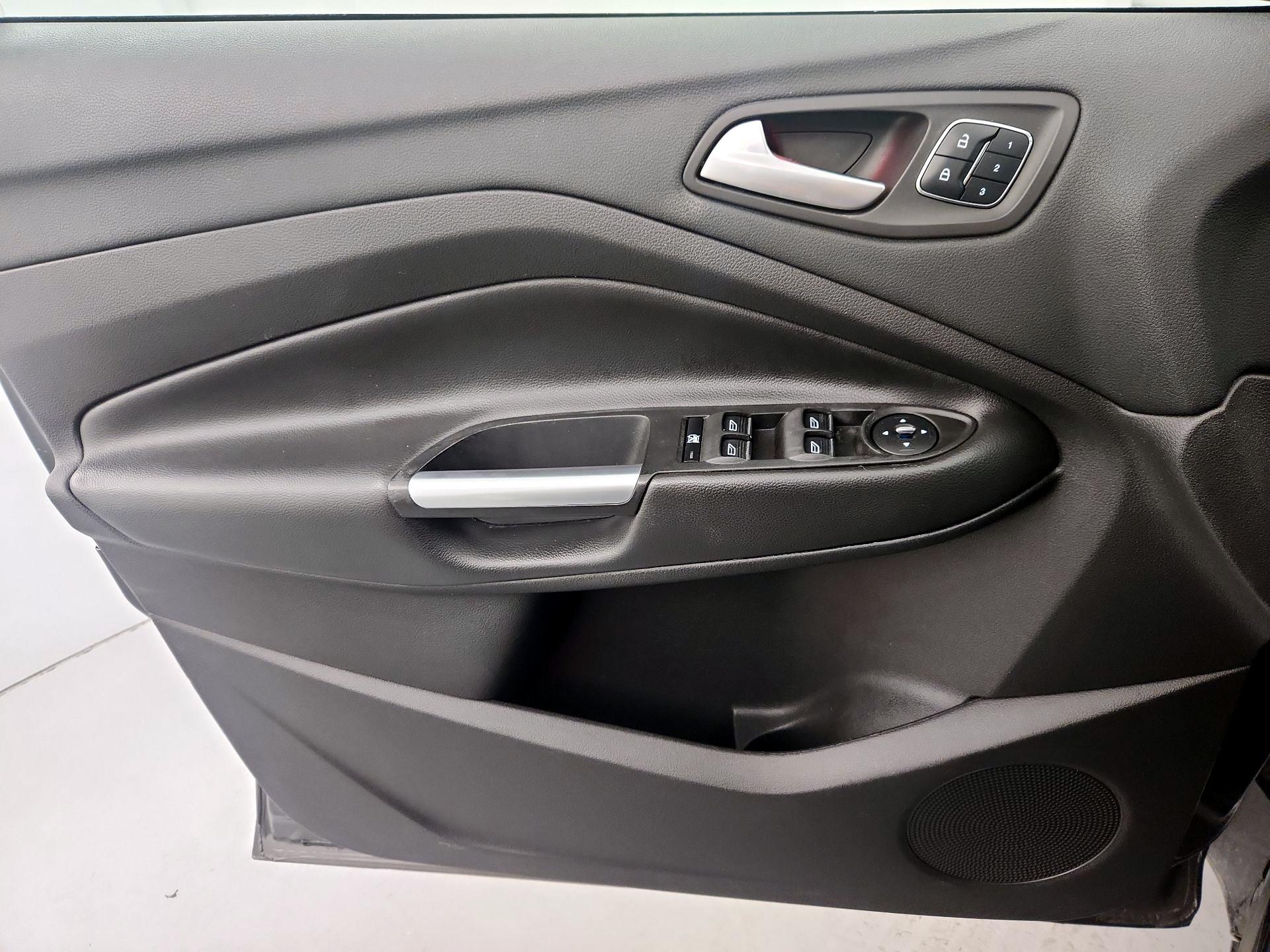 Thumbnail: 2016 Ford Escape - 12